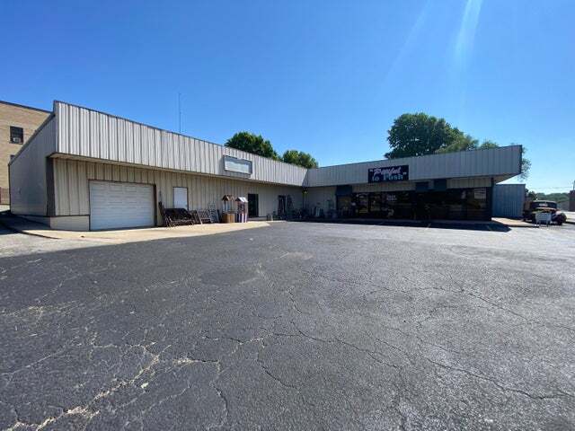 110 W Broadway St, Monett, MO for Sale