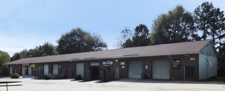 1911 Old Covington Rd NE, Conyers, GA for Sale