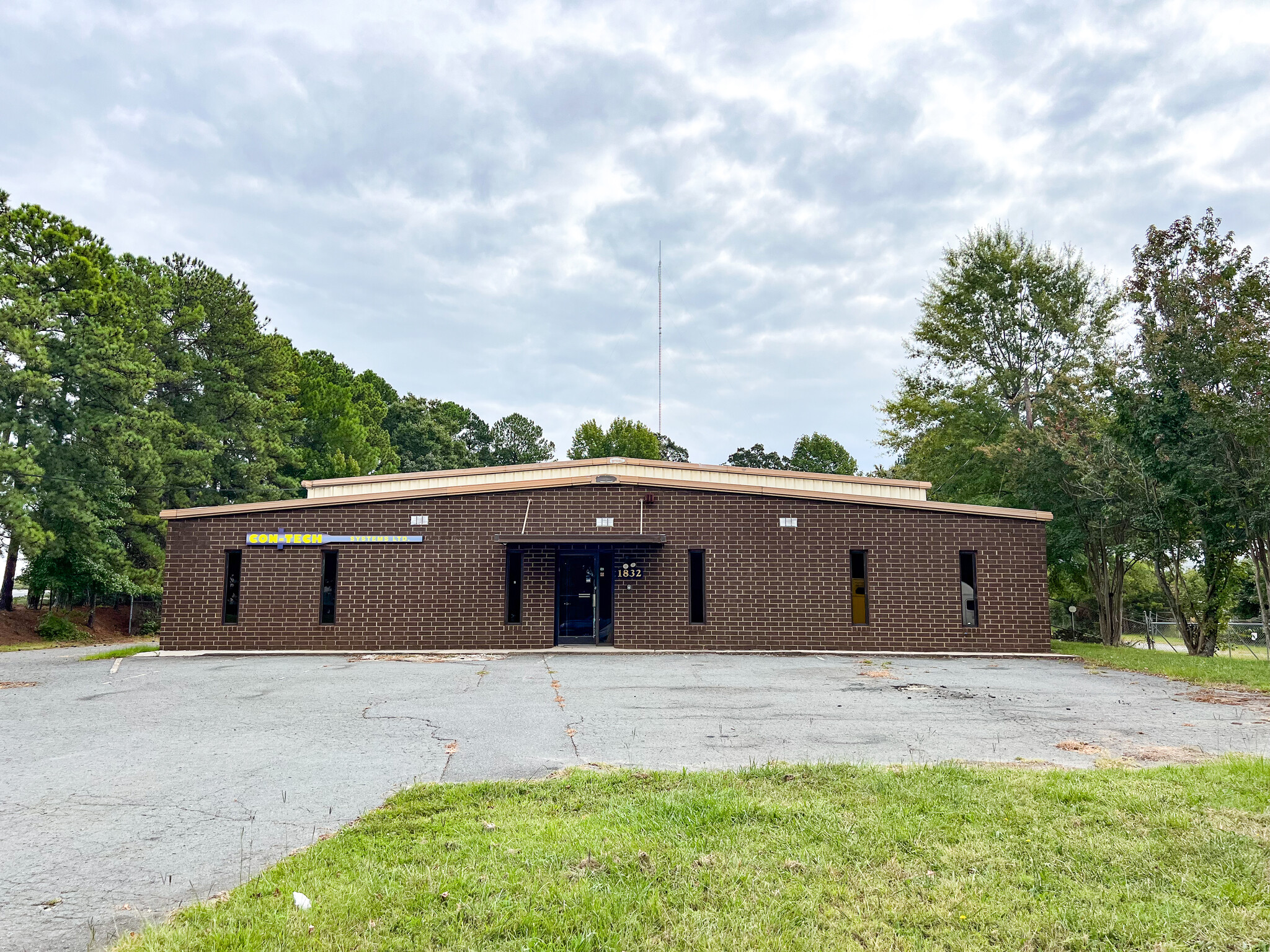 1832 University Commercial Pl, Charlotte, NC for Rent