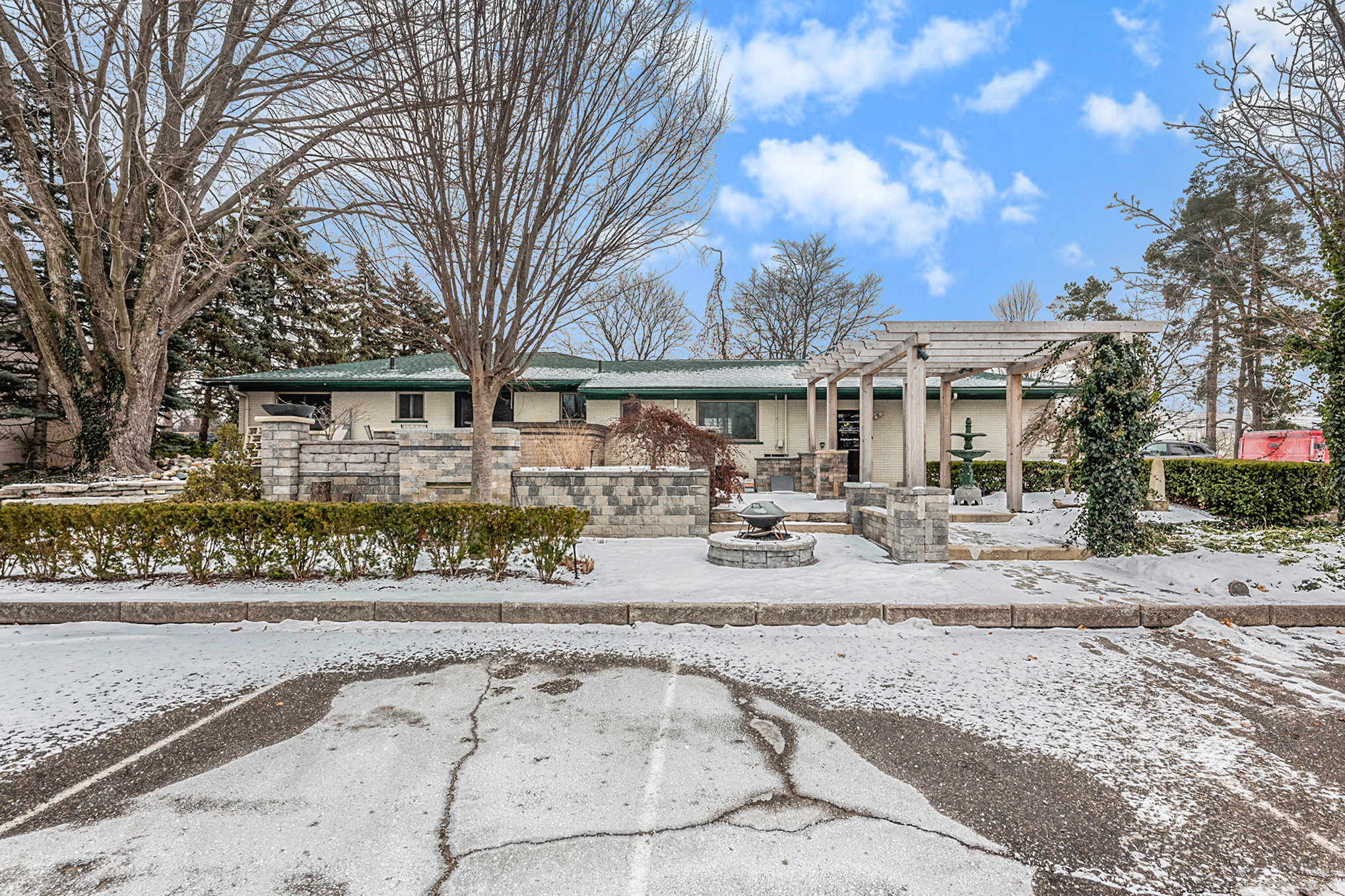 51989 Schoenherr Rd, Shelby Township, MI for Sale