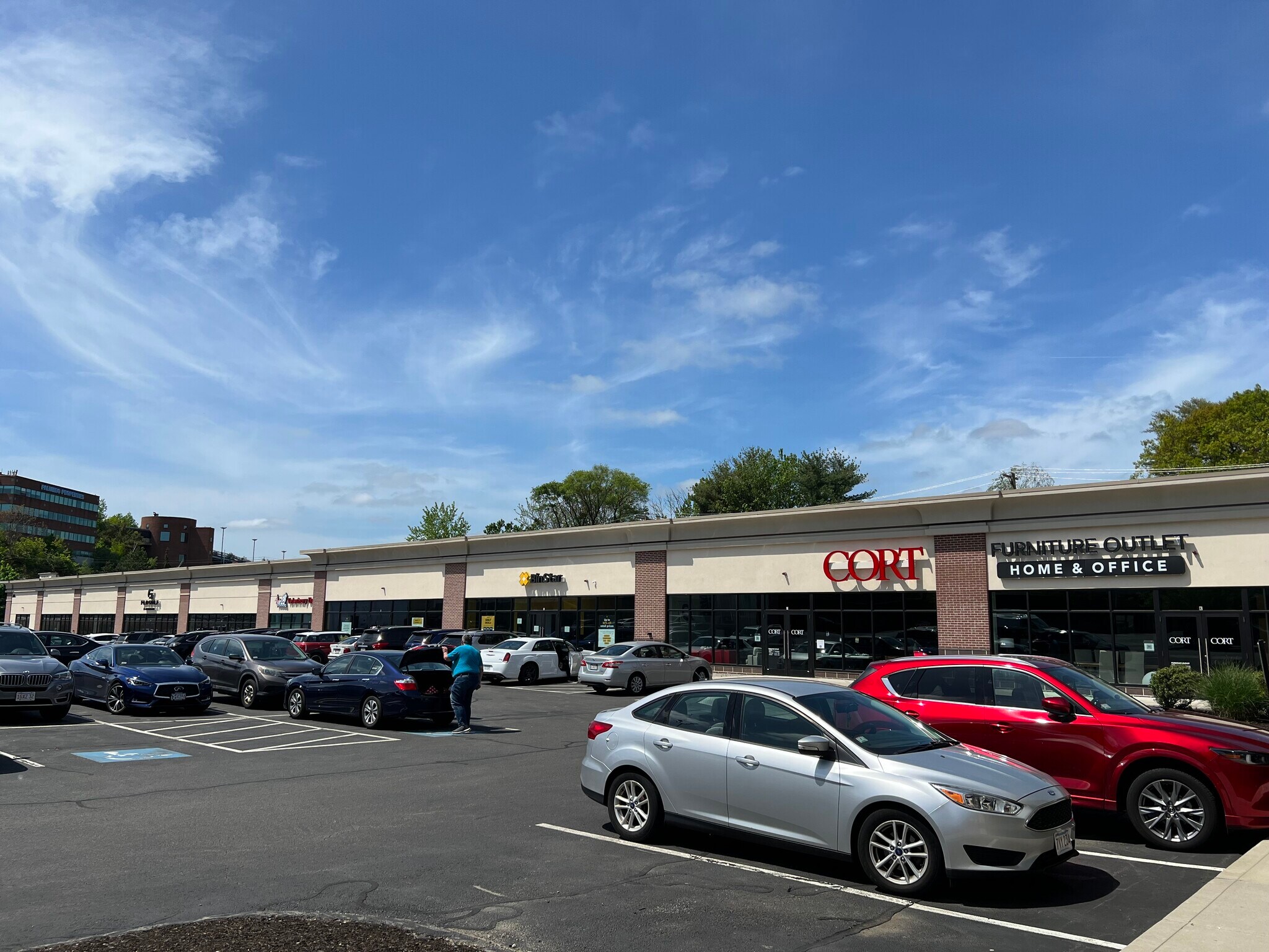 880-910 Broadway, Saugus, MA 01906, USA Broadway, Saugus, MA for Rent