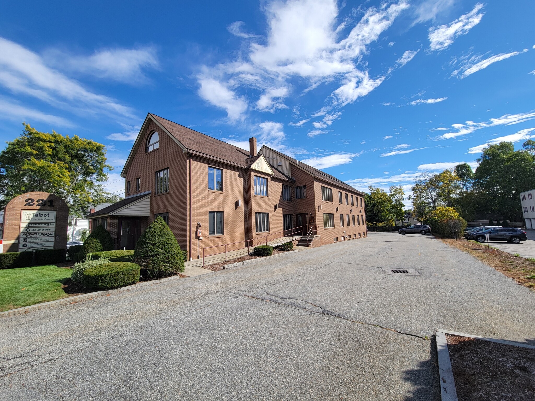 221 Chelmsford St, Chelmsford, MA for Rent