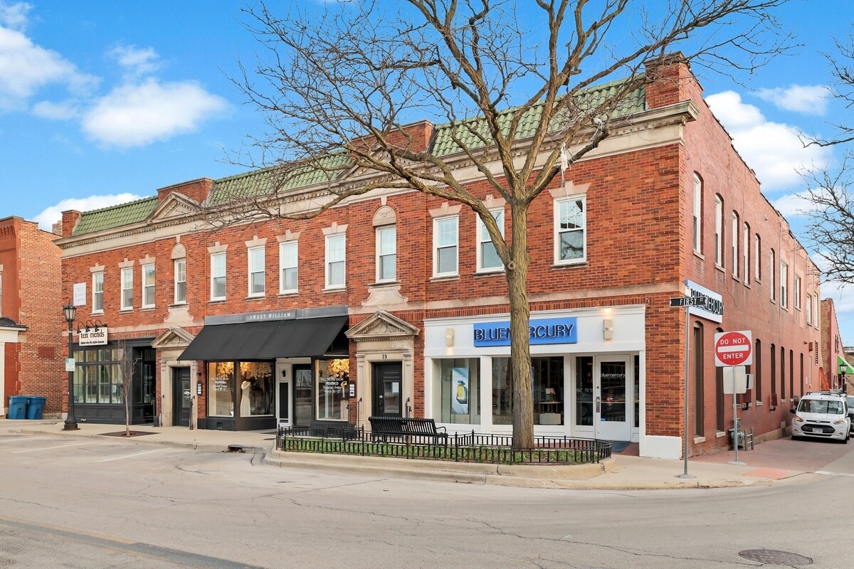 11-21 E 1st St, Hinsdale, IL for Rent