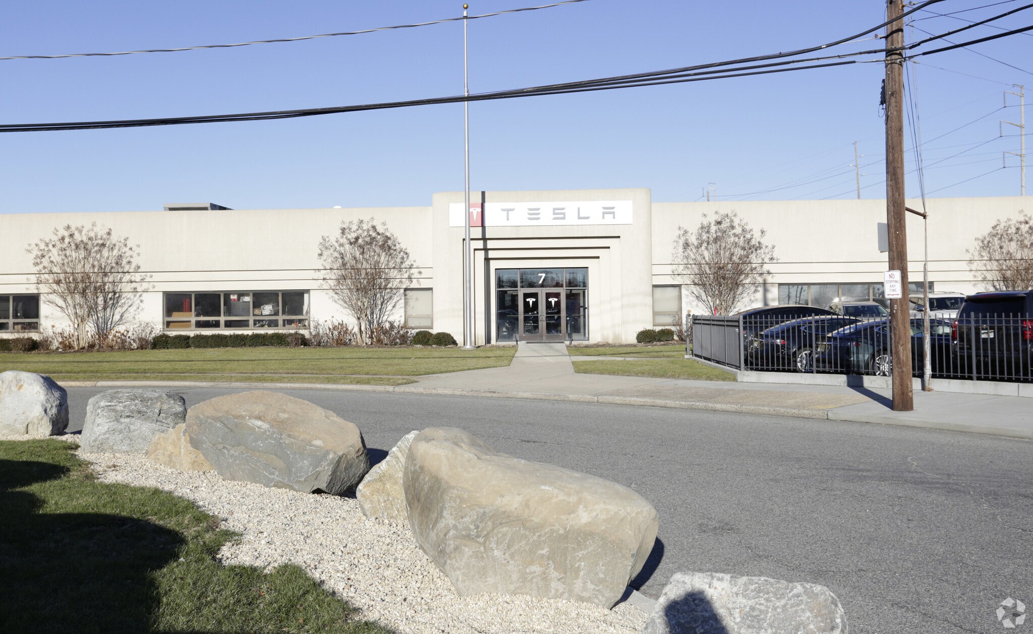 7 Aerial Way, Syosset, NY for Rent