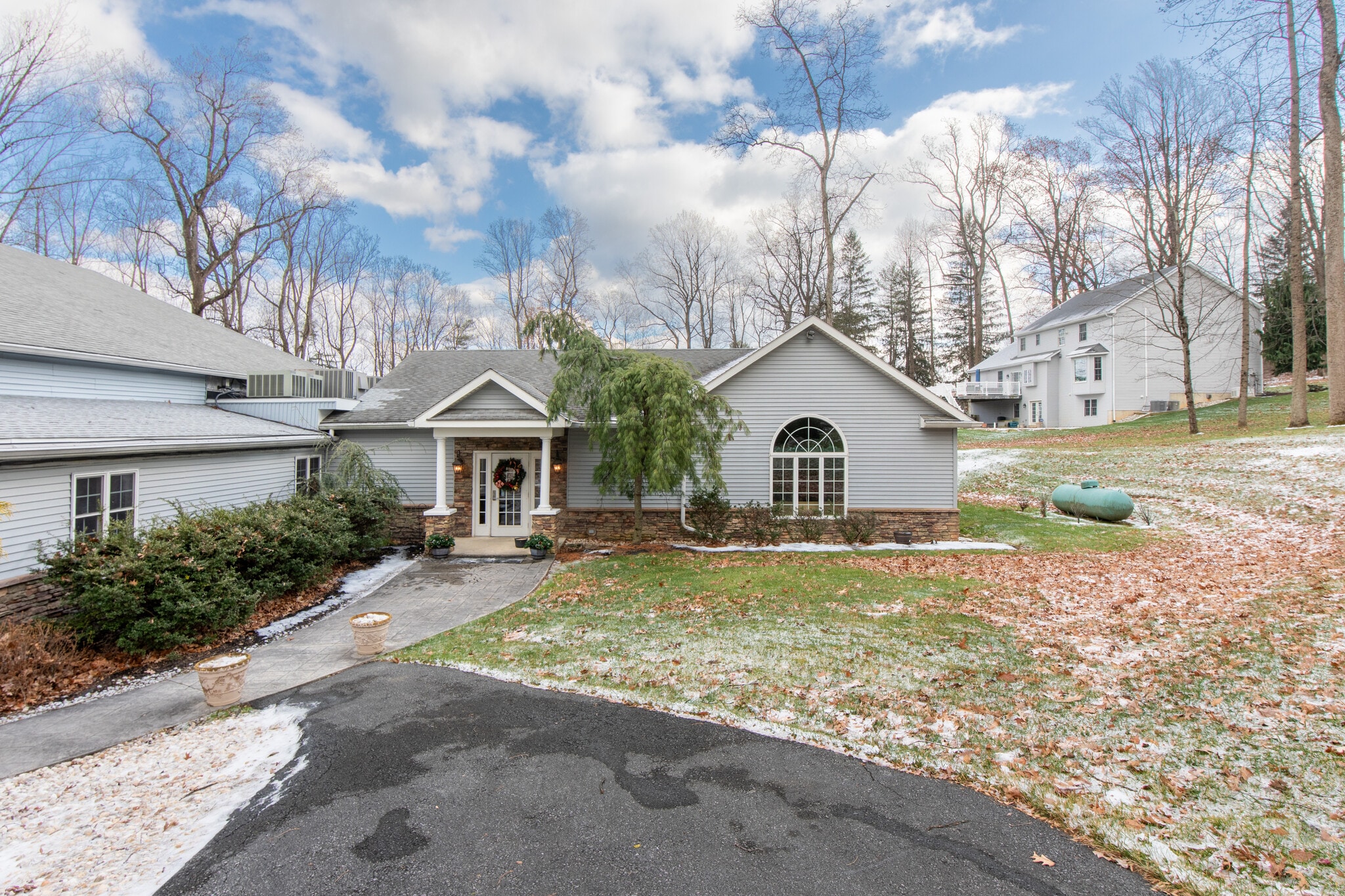 1303 Evergreen Dr, Bethlehem, PA for Sale
