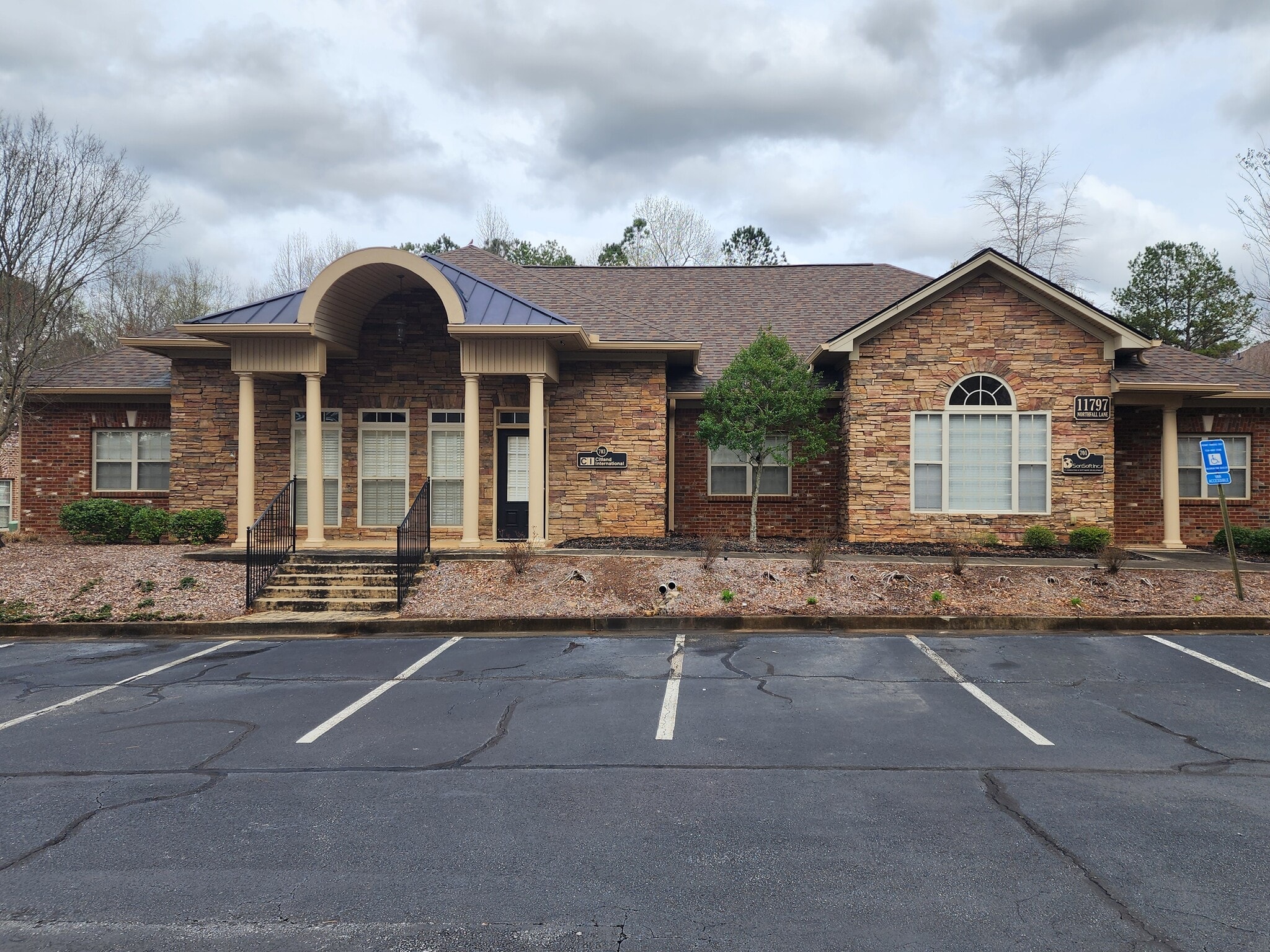 11797 Northfall Ln, Alpharetta, GA for Rent