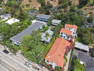 Los Angeles, CA Multi-Family - 2592 N Beachwood Dr