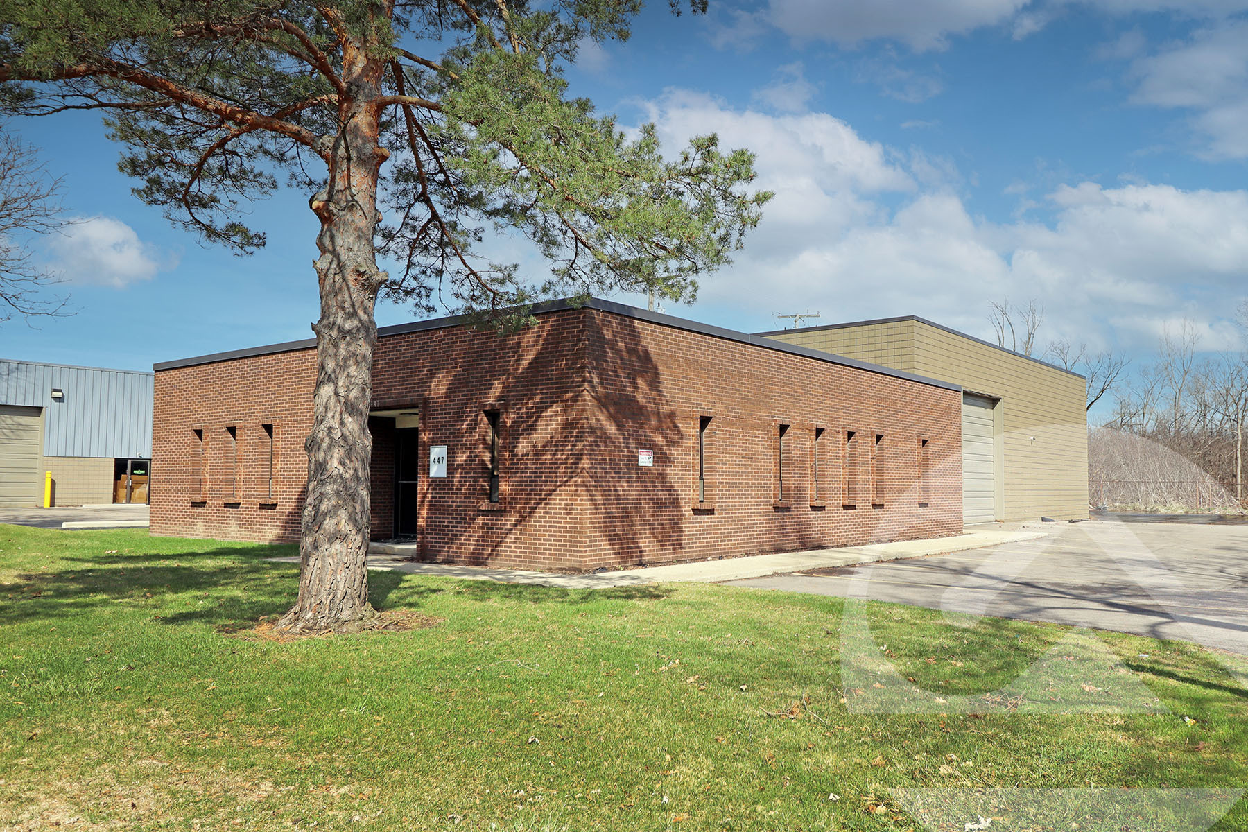 447 Elmwood Dr, Troy, MI for Rent