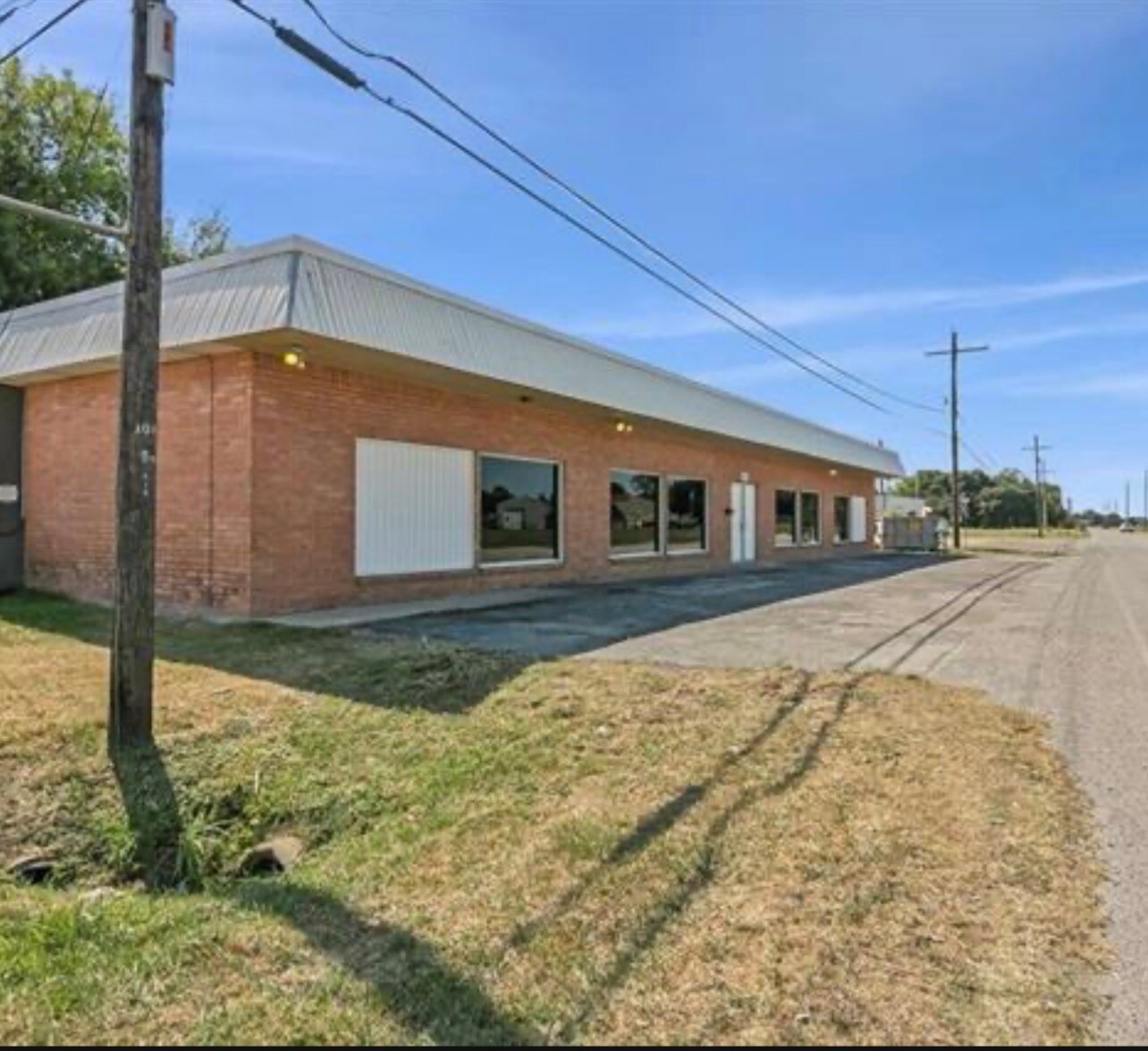 480 E Round Bunch Rd, Bridge City, TX for Sale