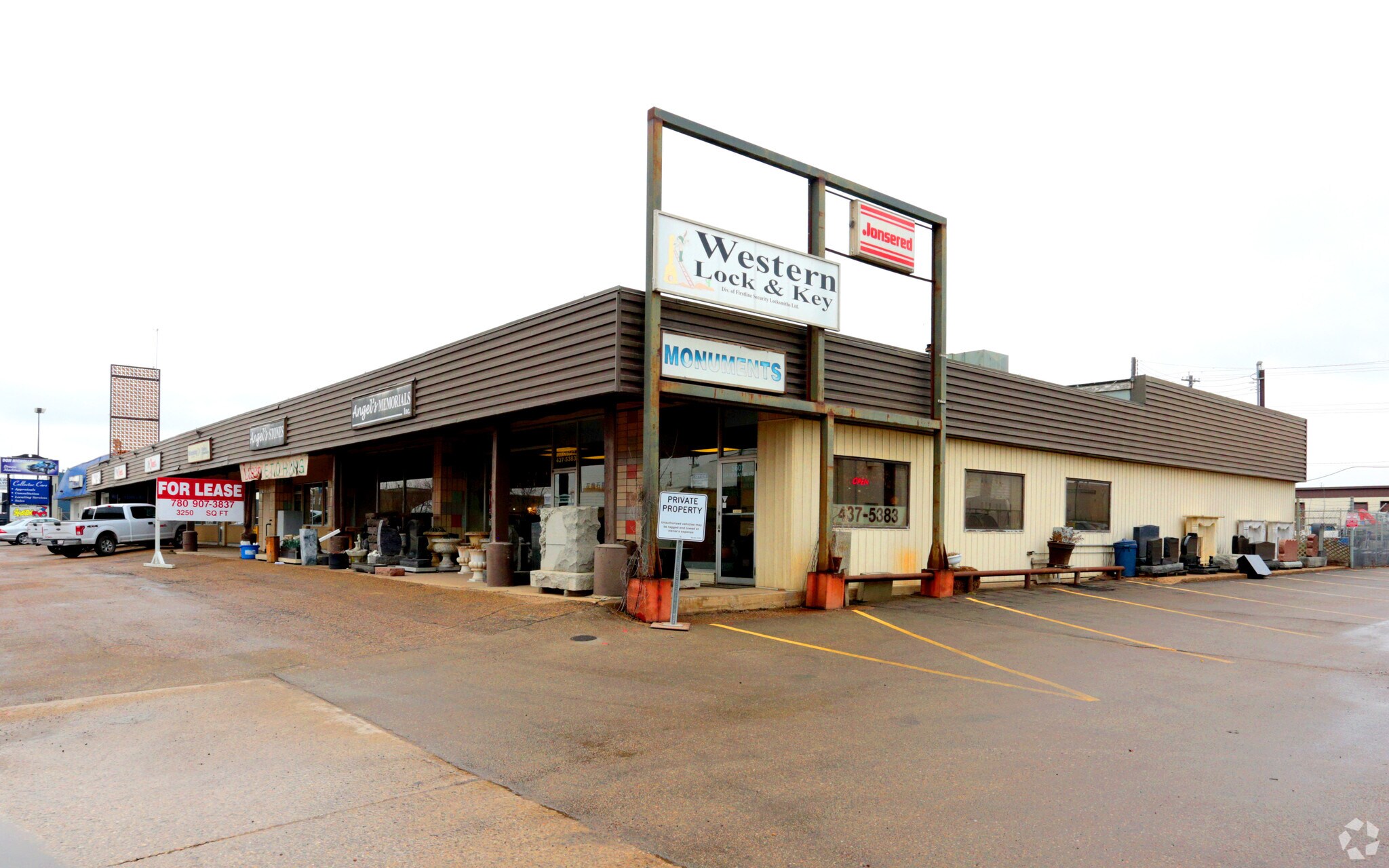 5611 Gateway Blvd NW, Edmonton, AB for Rent
