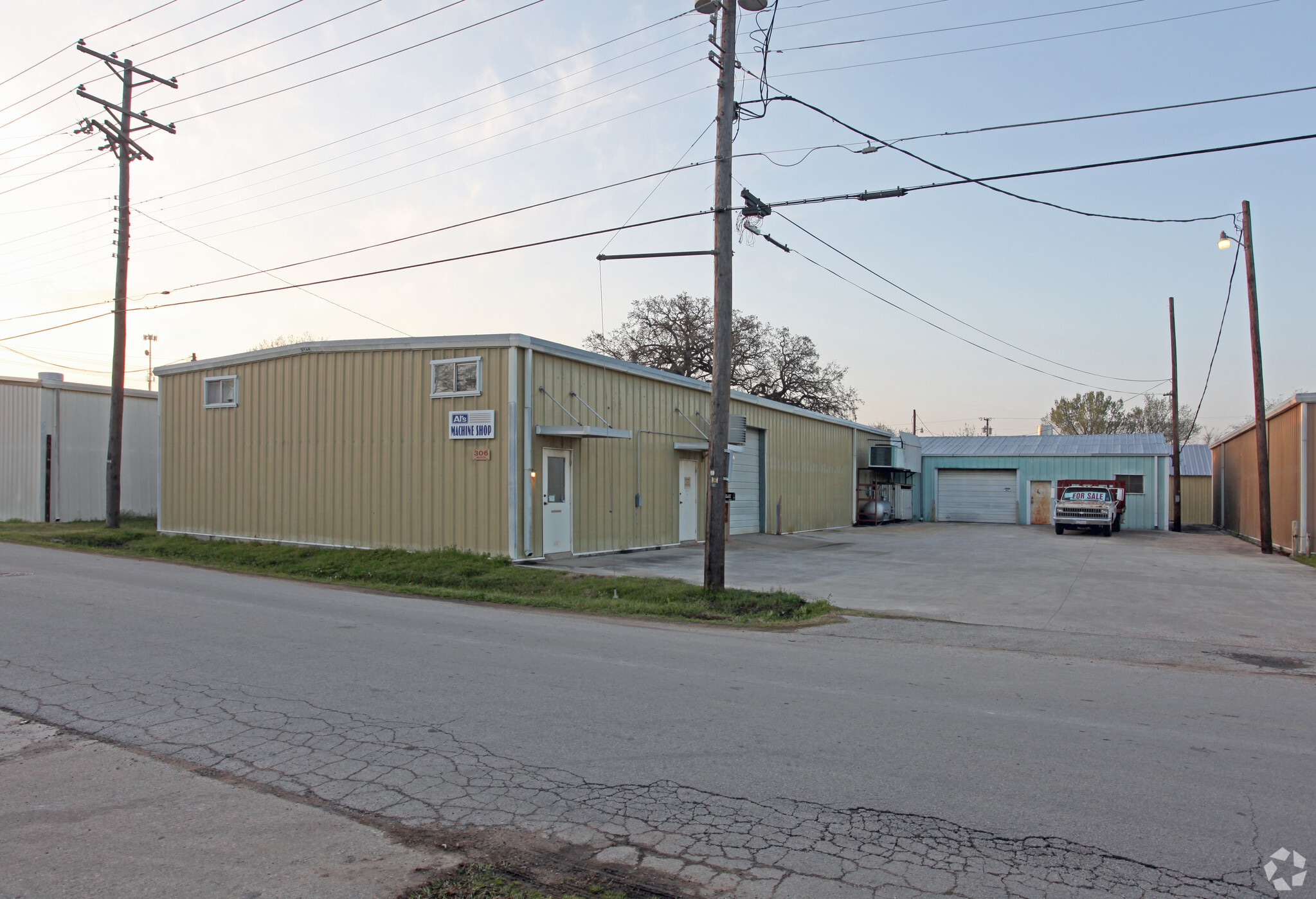 306 Mavis St, Irving, TX for Sale