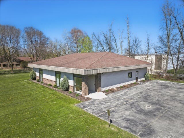 4638 Expo Dr, Manitowoc, WI for Sale