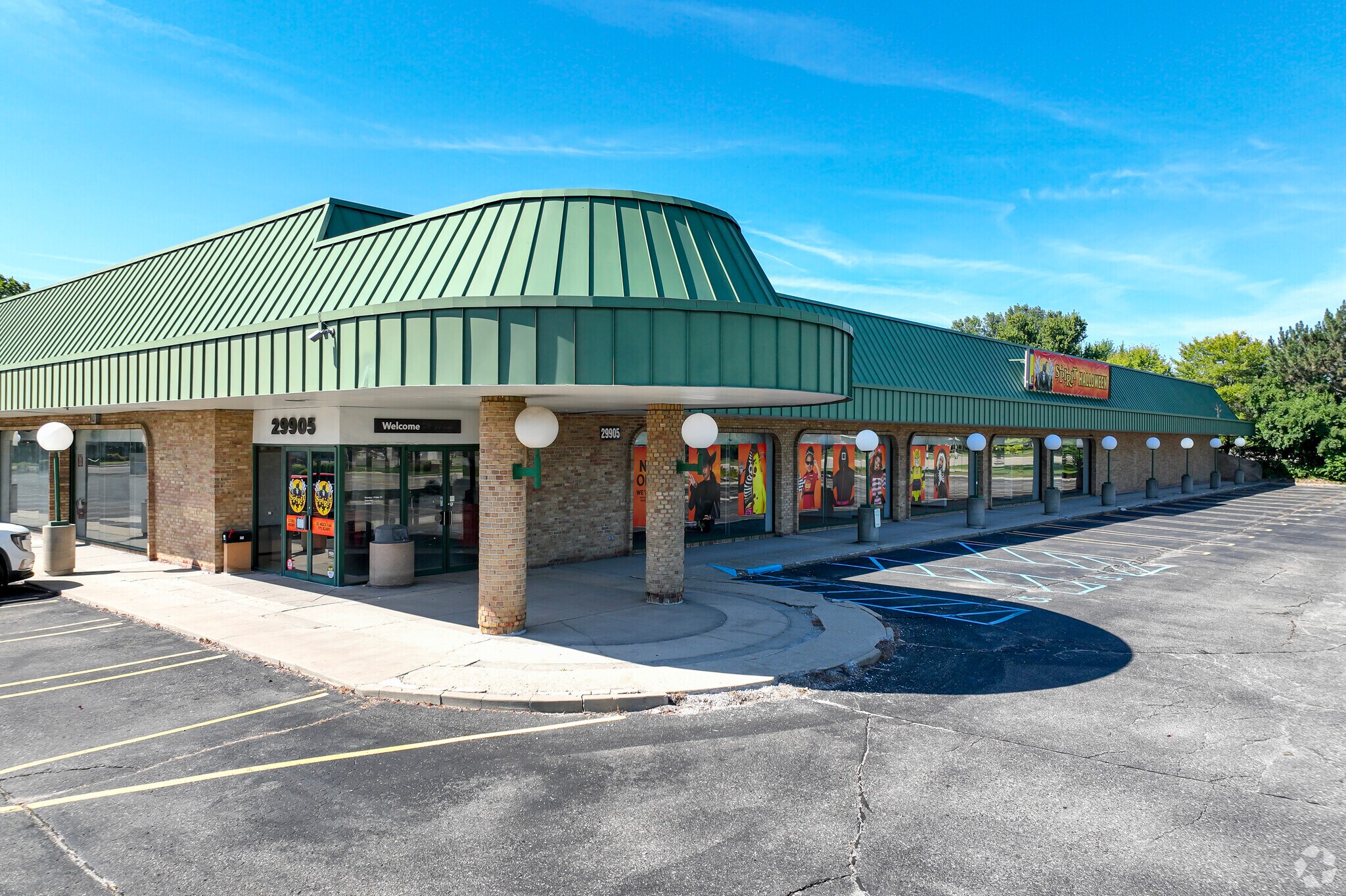 29905 7 Mile Rd, Livonia, MI for Sale
