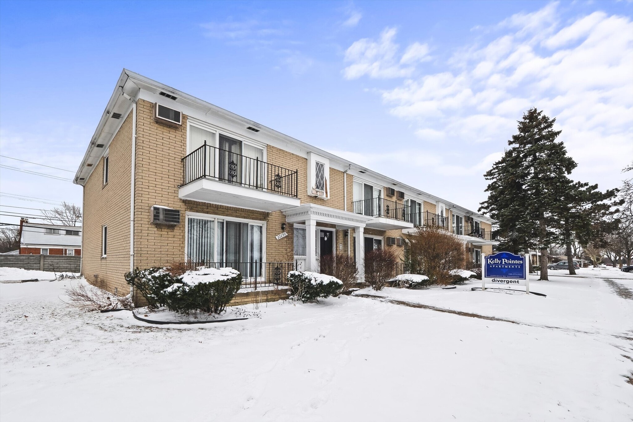 22270 Kelly Rd, Eastpointe, MI for Sale