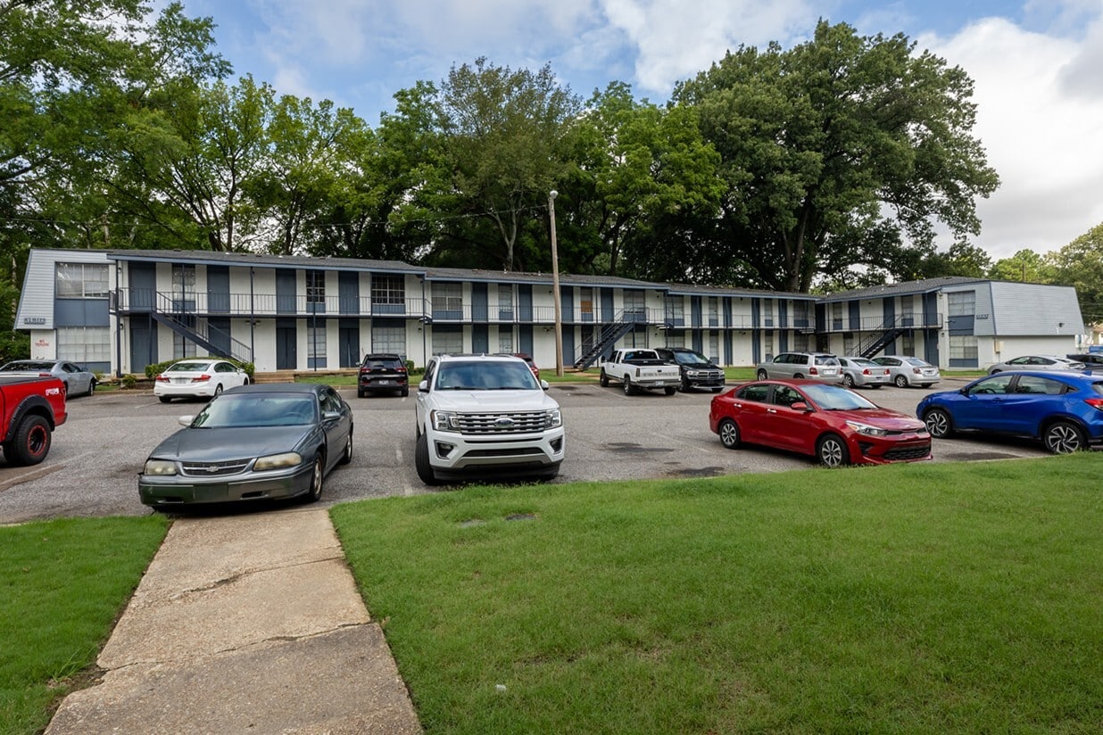3446 Carnes Ave, Memphis, TN for Sale