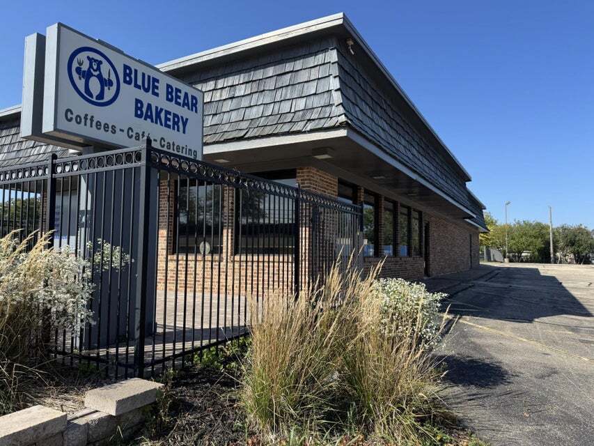 622 3 Mile Rd, Racine, WI for Sale
