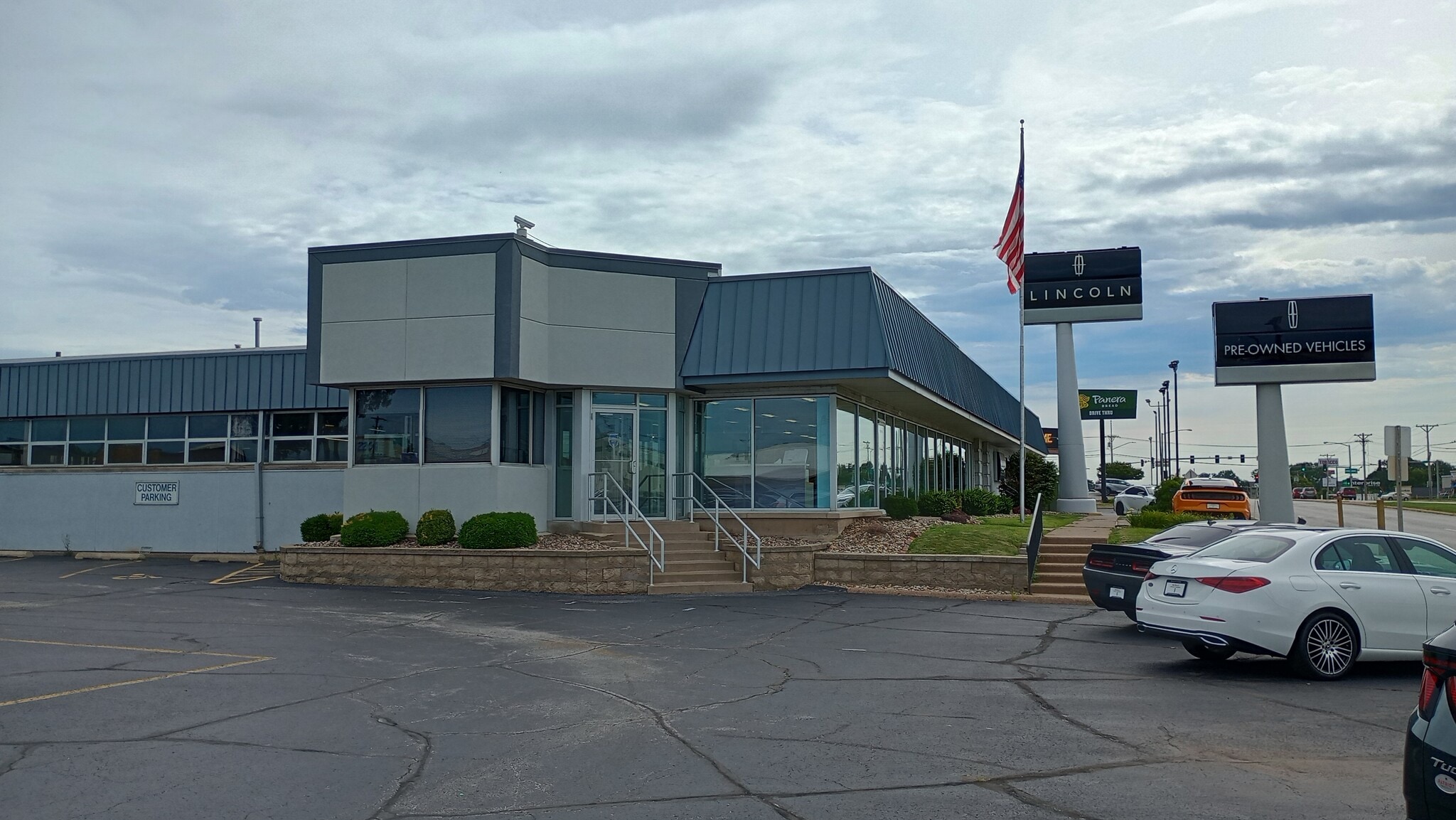 520 W Kimberly Rd, Davenport, IA for Rent