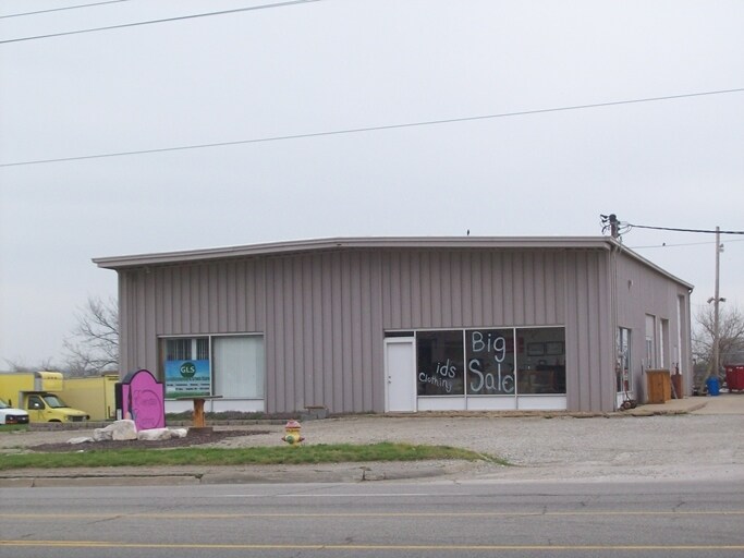 3815 S Limit Ave, Sedalia, MO for Rent