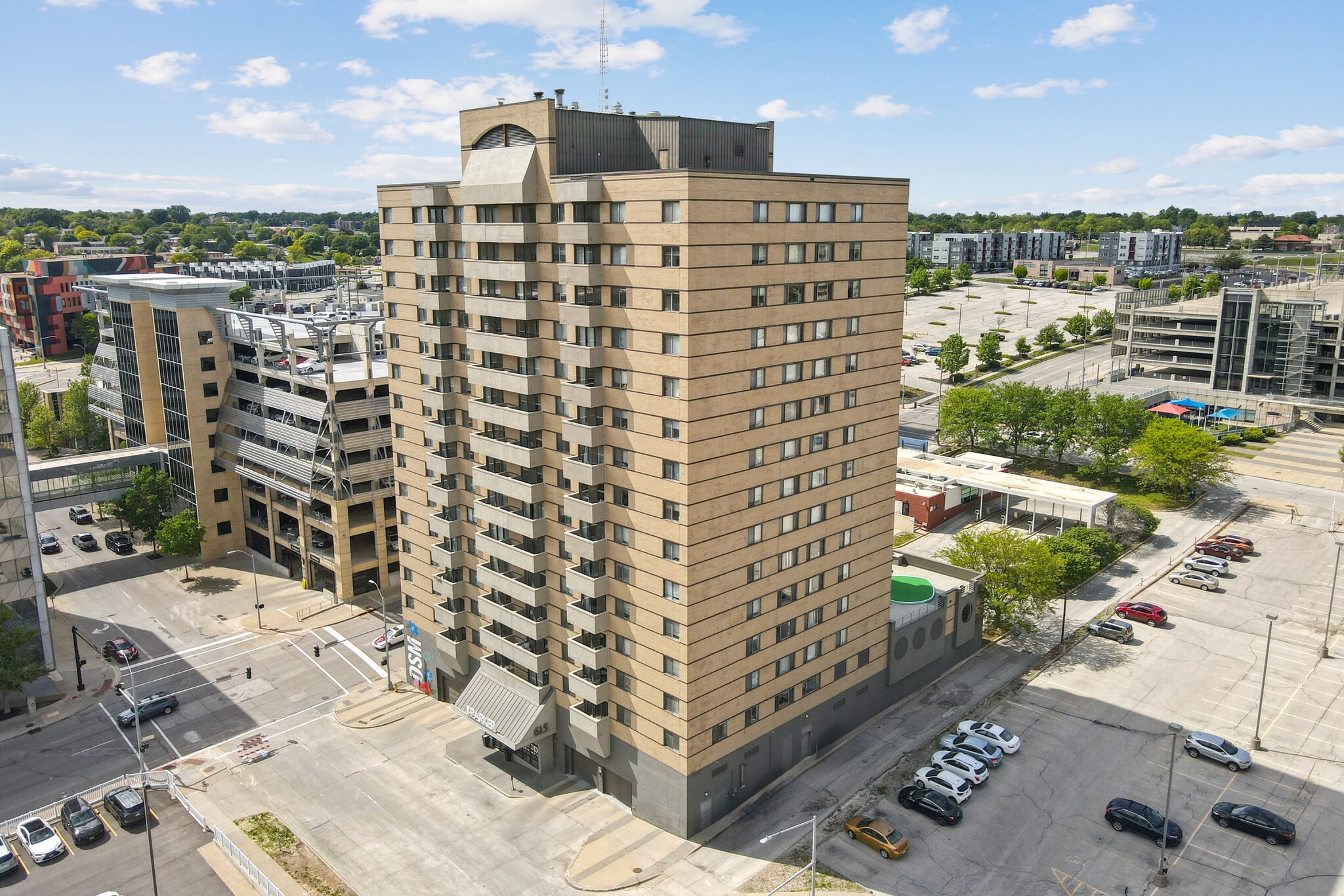 615 Park St, Des Moines, IA for Sale