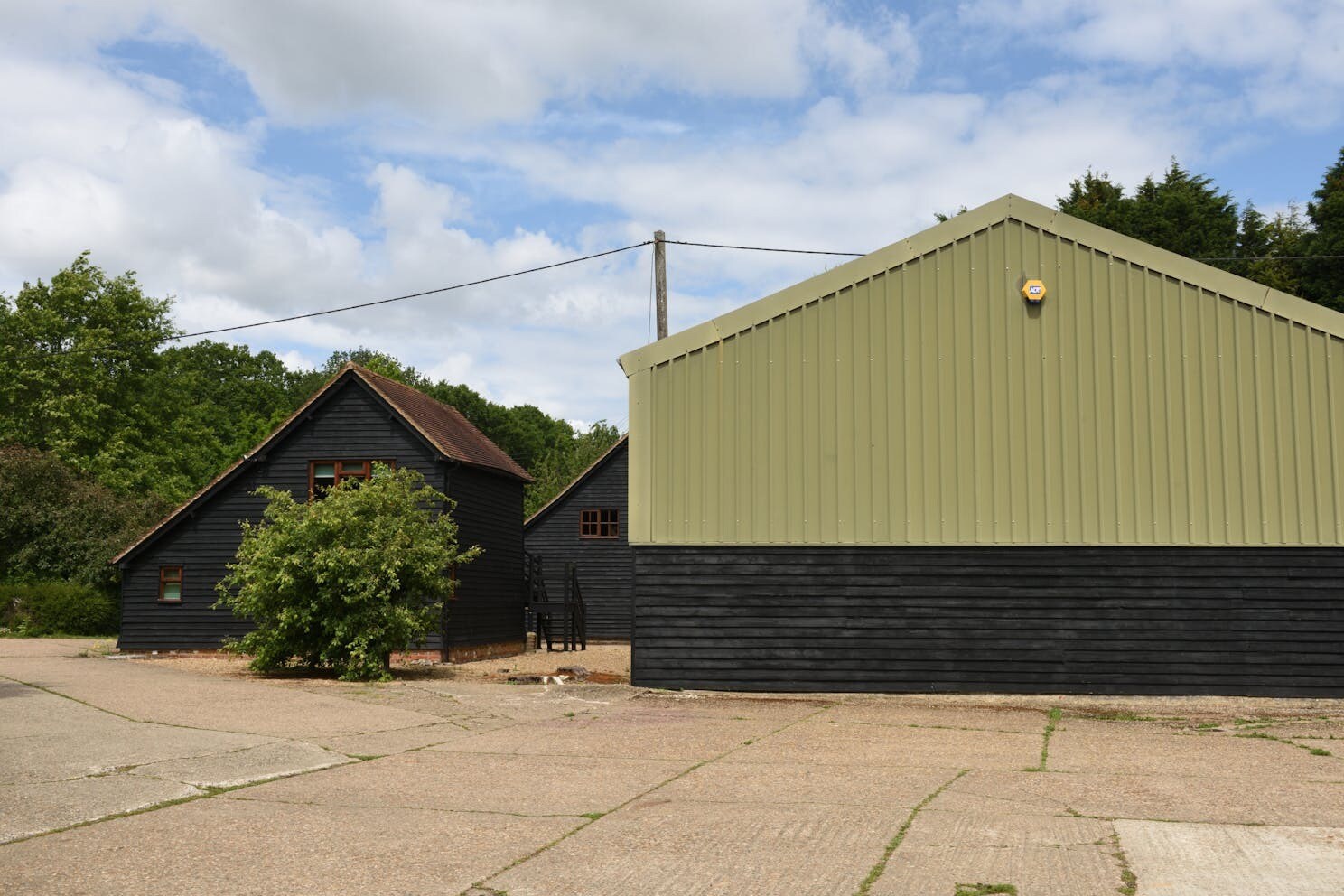 Mill Rd, Dorking, SRY for Rent