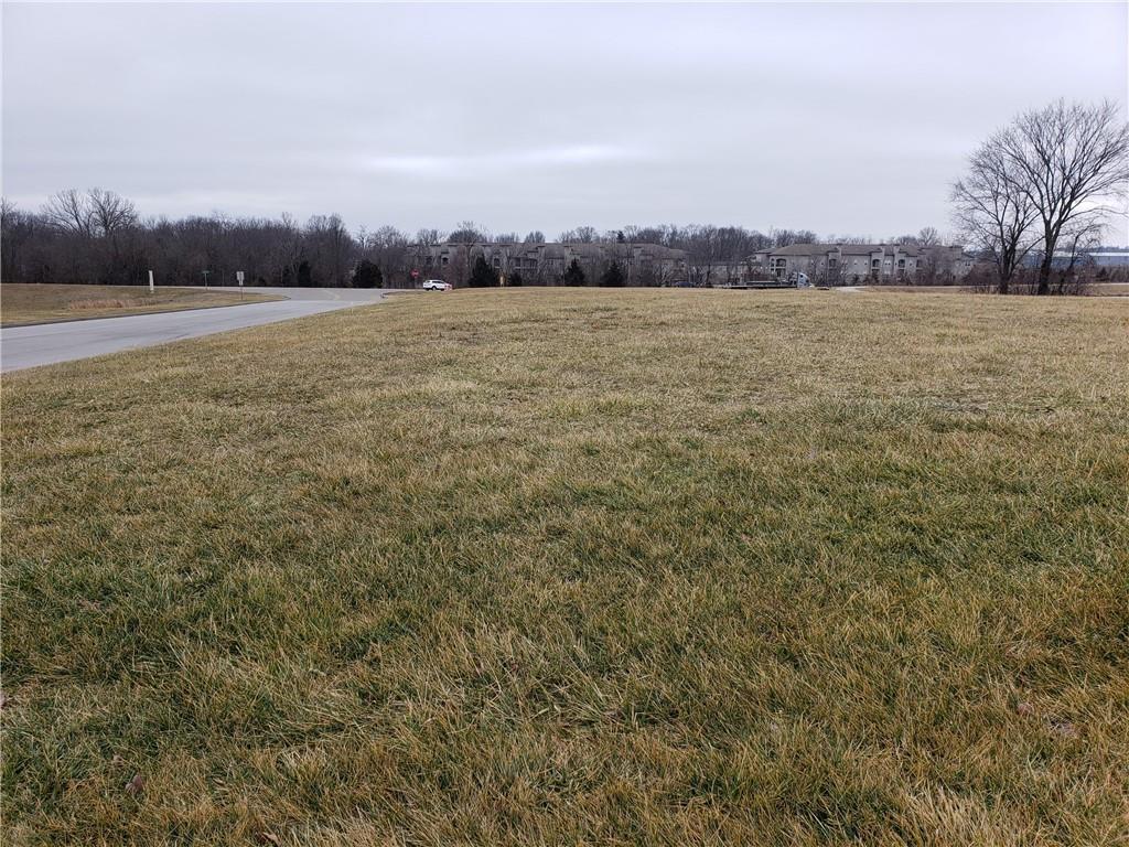 2 Ooida Dr, Grain Valley, MO for Sale