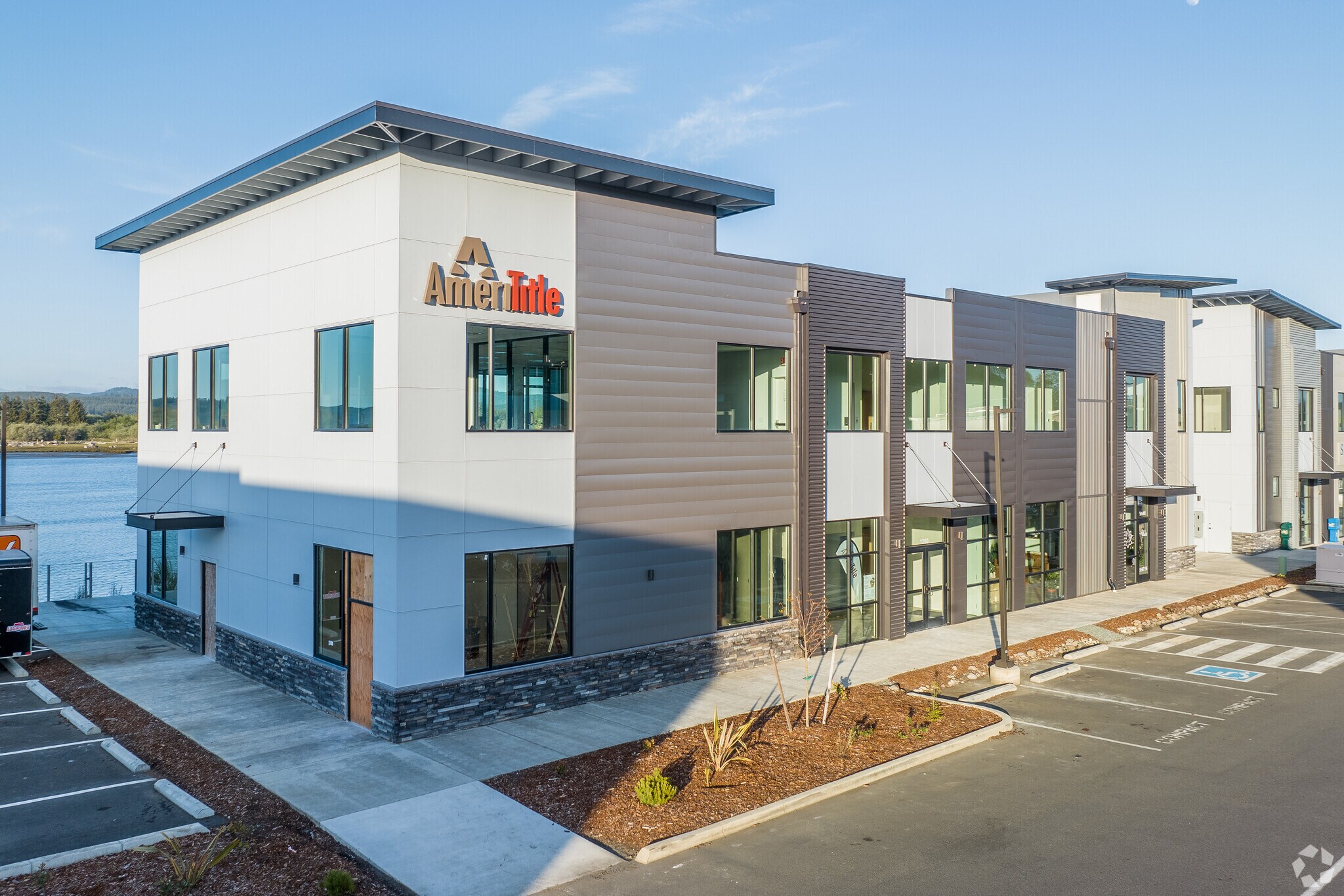 1280 N Bayshore Dr, Coos Bay, OR for Rent