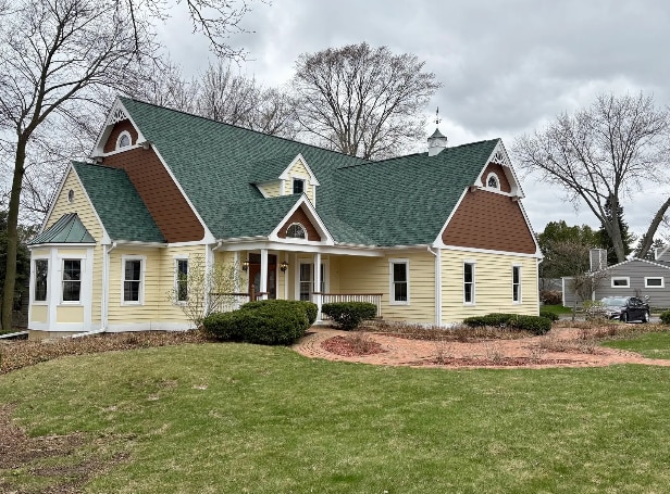 W62N225 Washington Ave, Cedarburg, WI for Rent