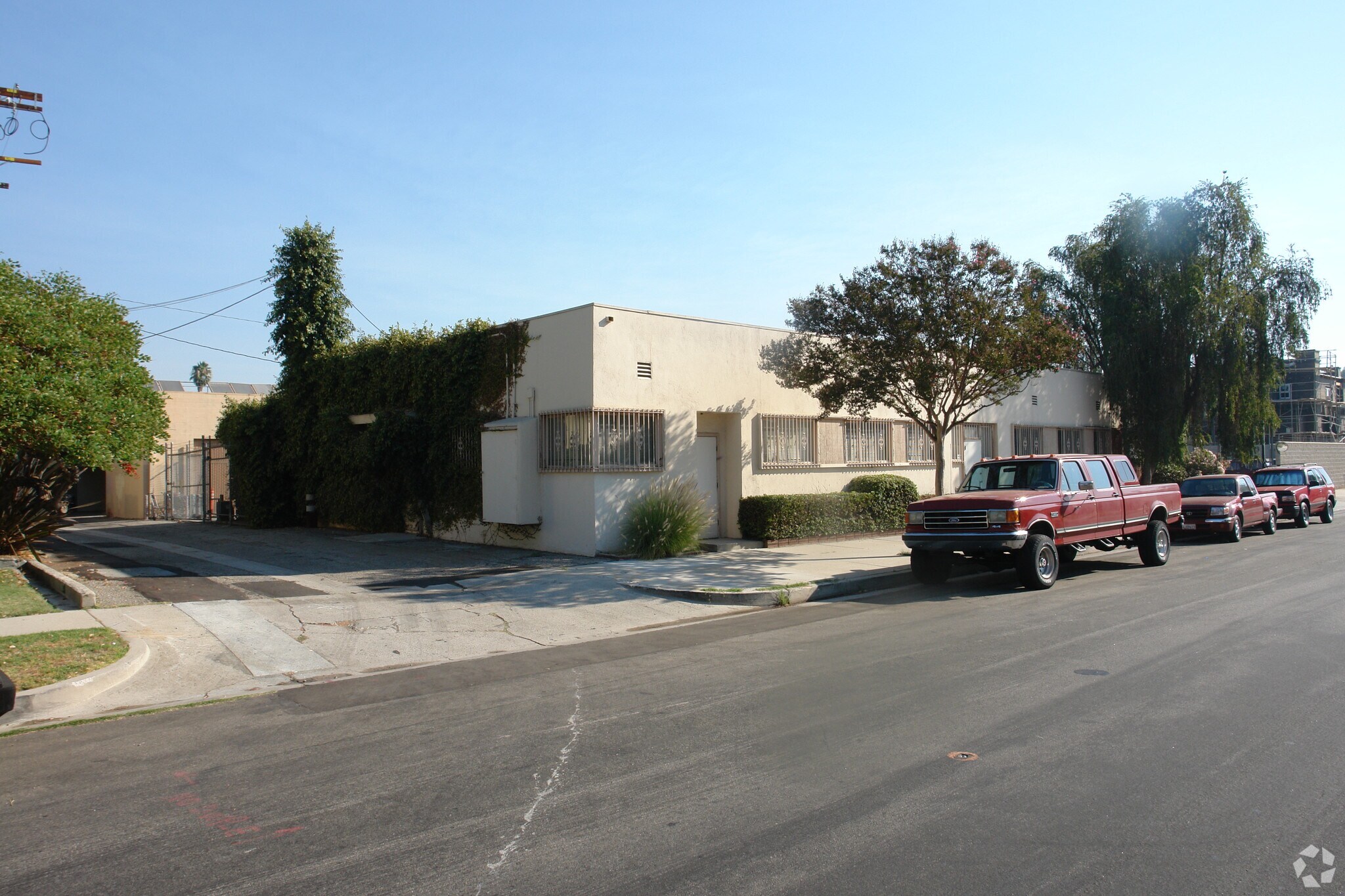 17725 Rhoda St Encino, CA 91316 Office Property for Lease on
