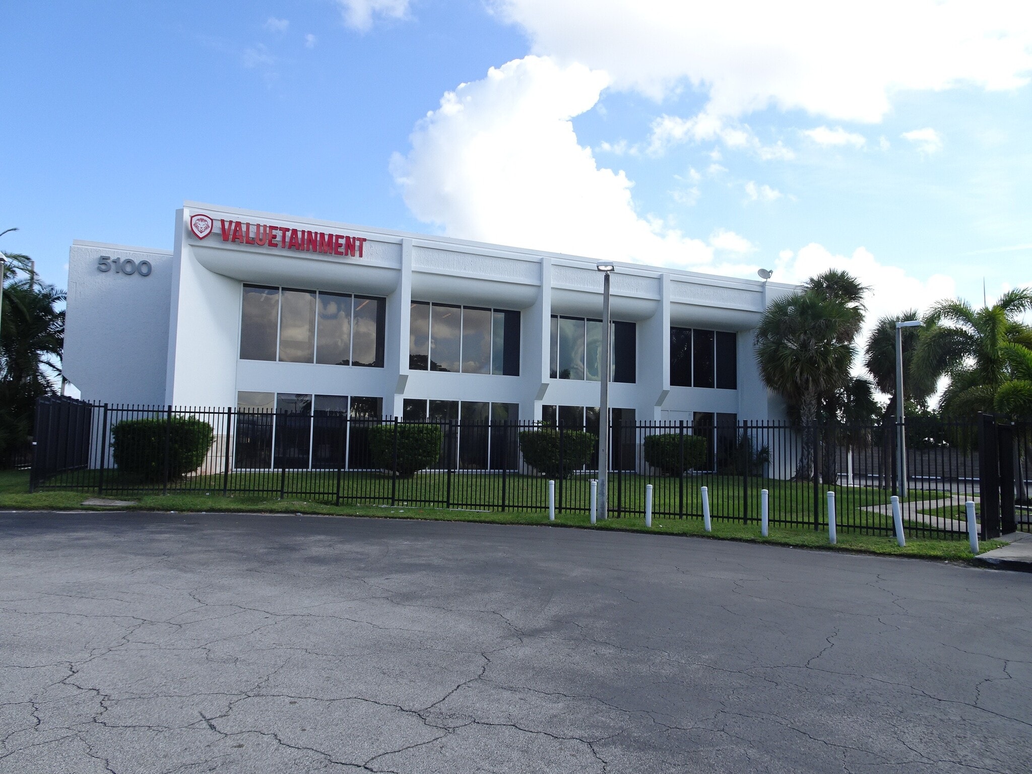 5100 N Dixie Hwy, Oakland Park, FL for Sale