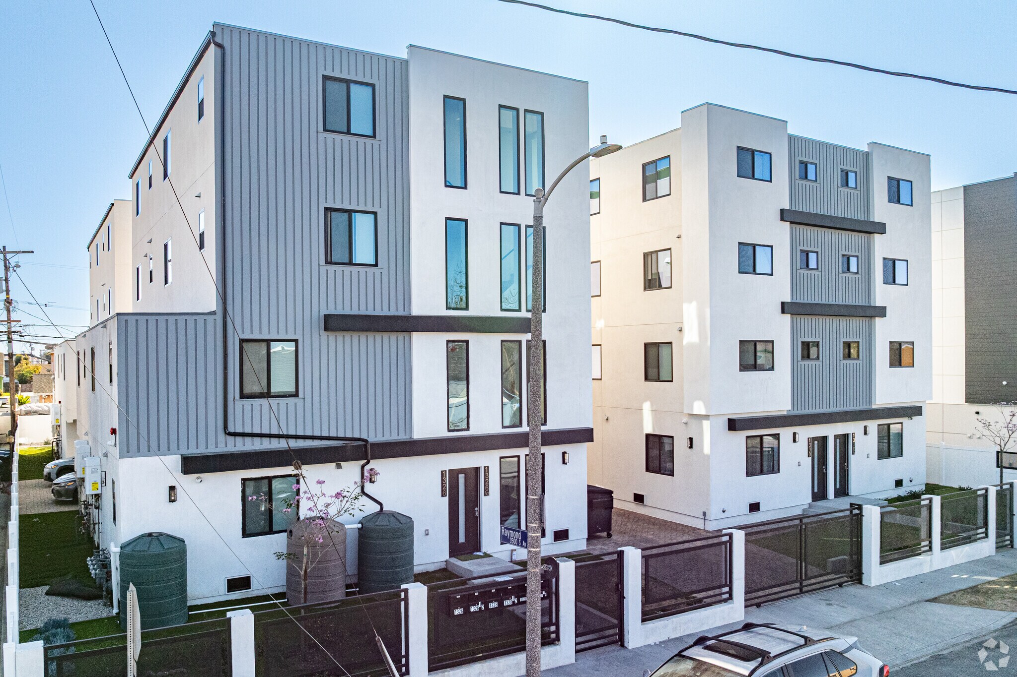 1326 W 35th Pl, Los Angeles, CA for Sale