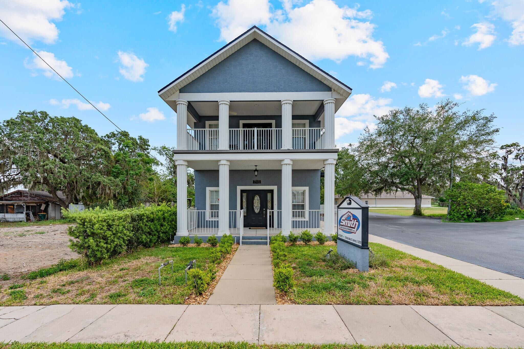 715 W Main St, Tavares, FL for Rent