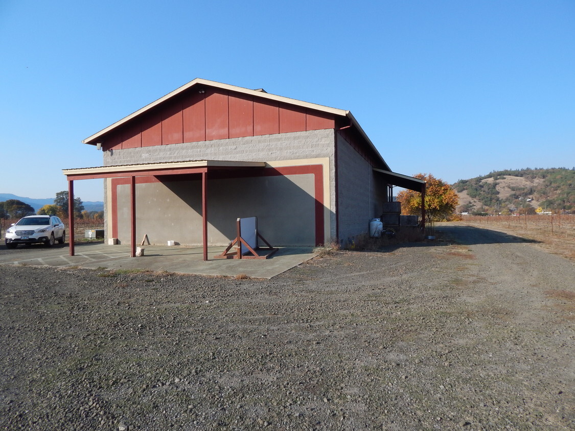 707 Hess Ln, Roseburg, OR for Rent