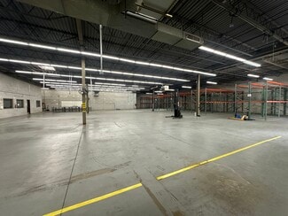 Wheeling, IL Industrial - 333 W Hintz Rd