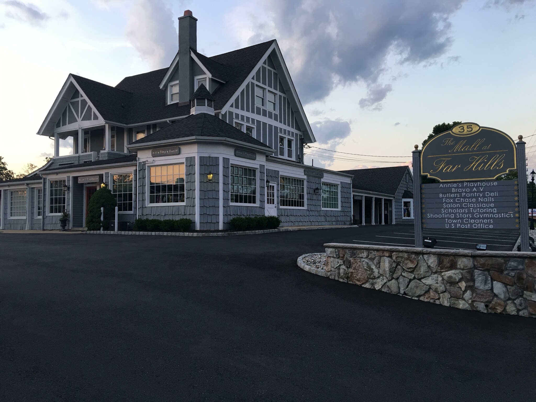 35 US Highway 202, Far Hills, NJ for Rent
