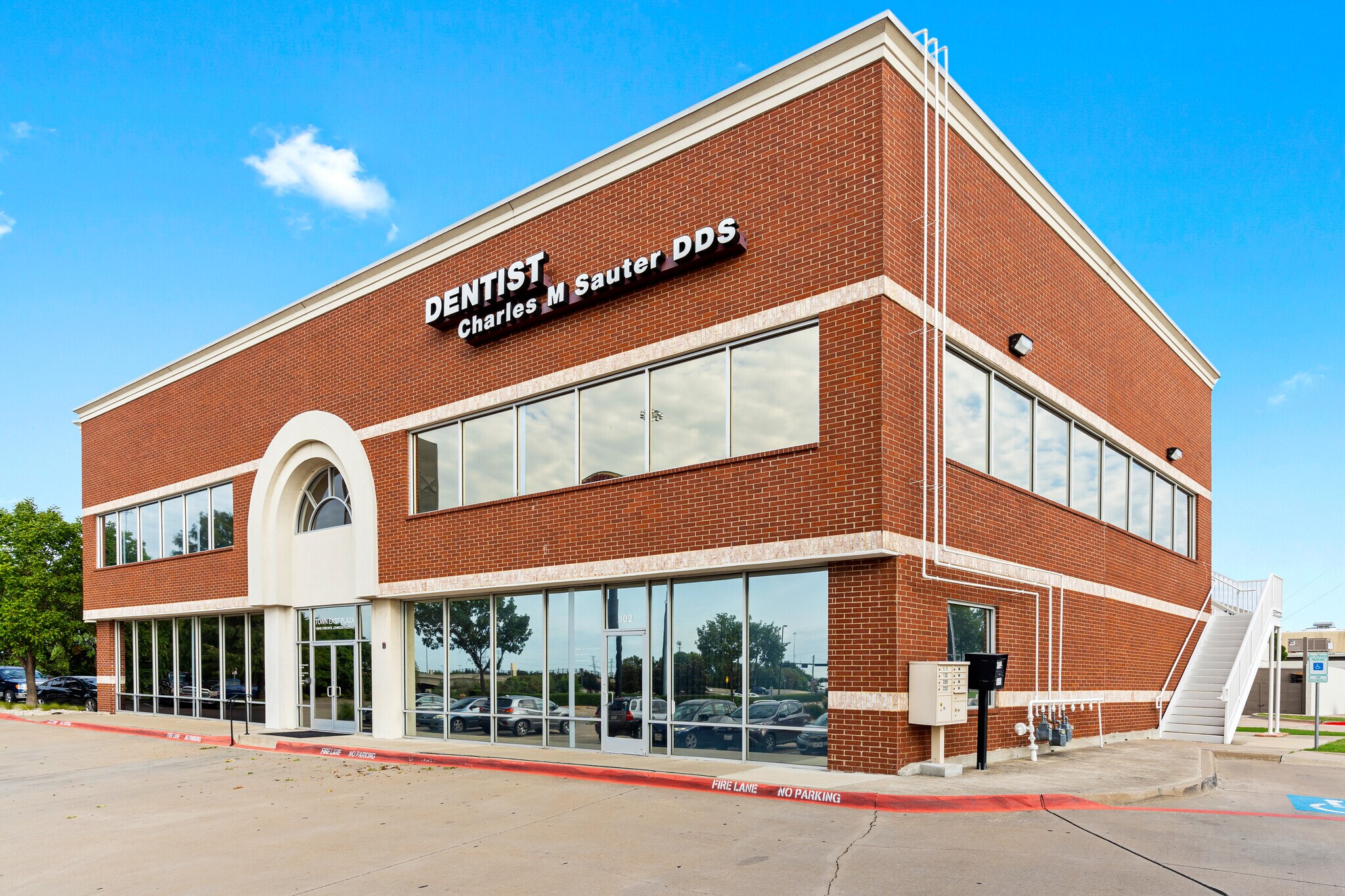 18640 Lyndon B Johnson Fwy, Mesquite, TX for Rent