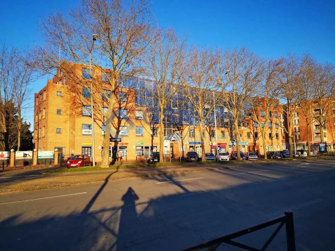 , Évry-Courcouronnes, ESS for Sale