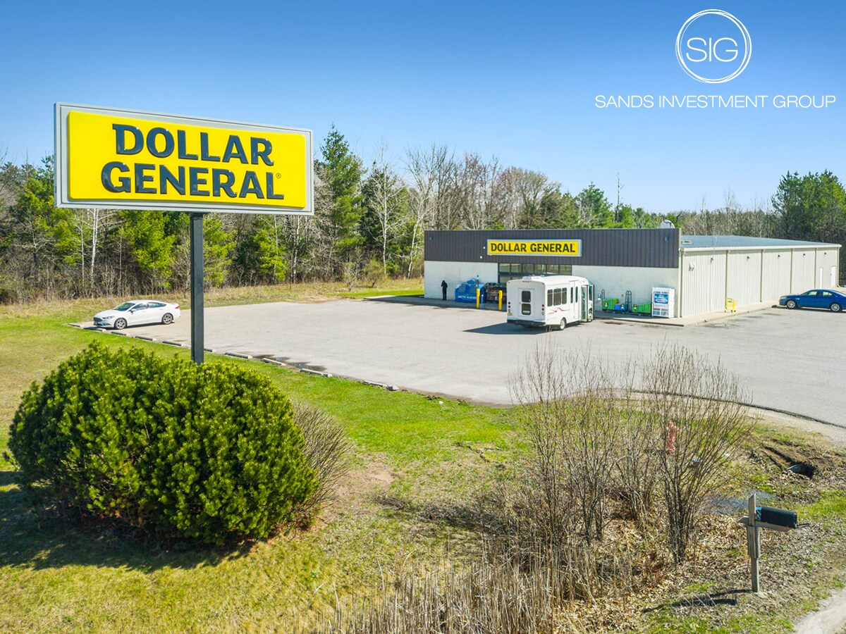 619 W Warren St, Redgranite, WI for Sale