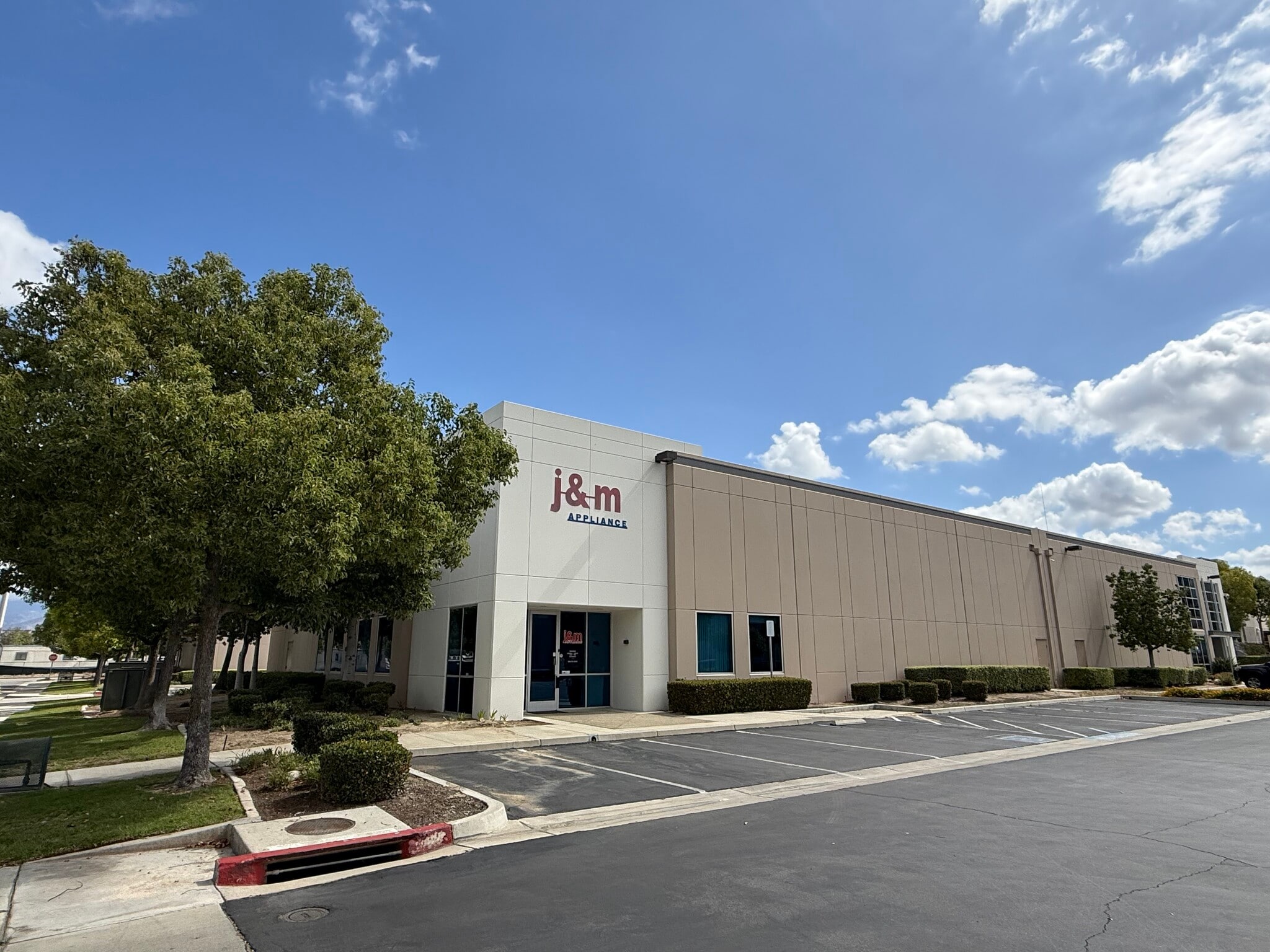 480 Business Center Ct, Redlands, CA for Rent
