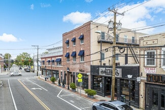 4 Building's & 3 Restaurants Available 4 Building's & 3 Restaurants Available