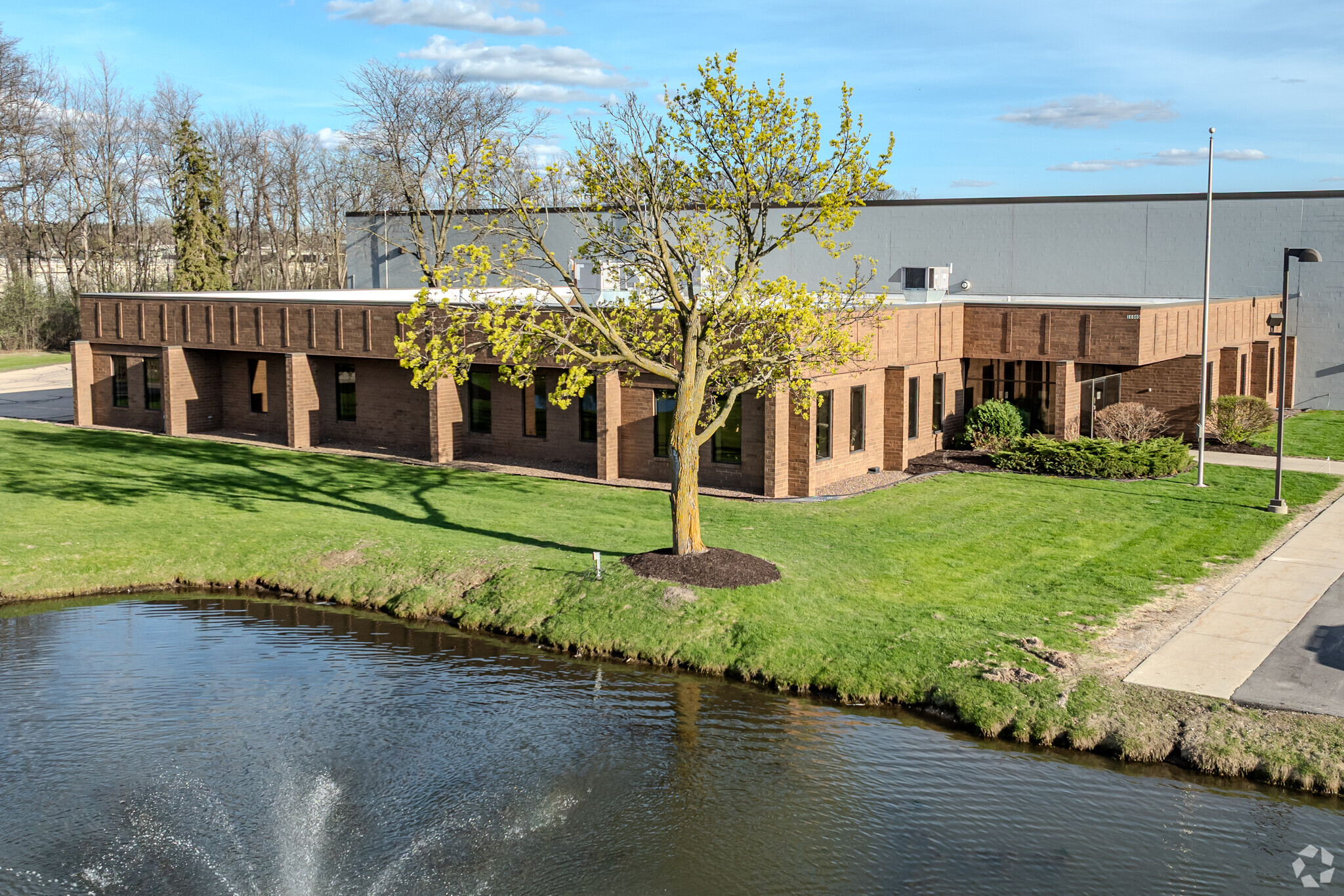 16405-16465 W Lincoln Ave, New Berlin, WI for Rent