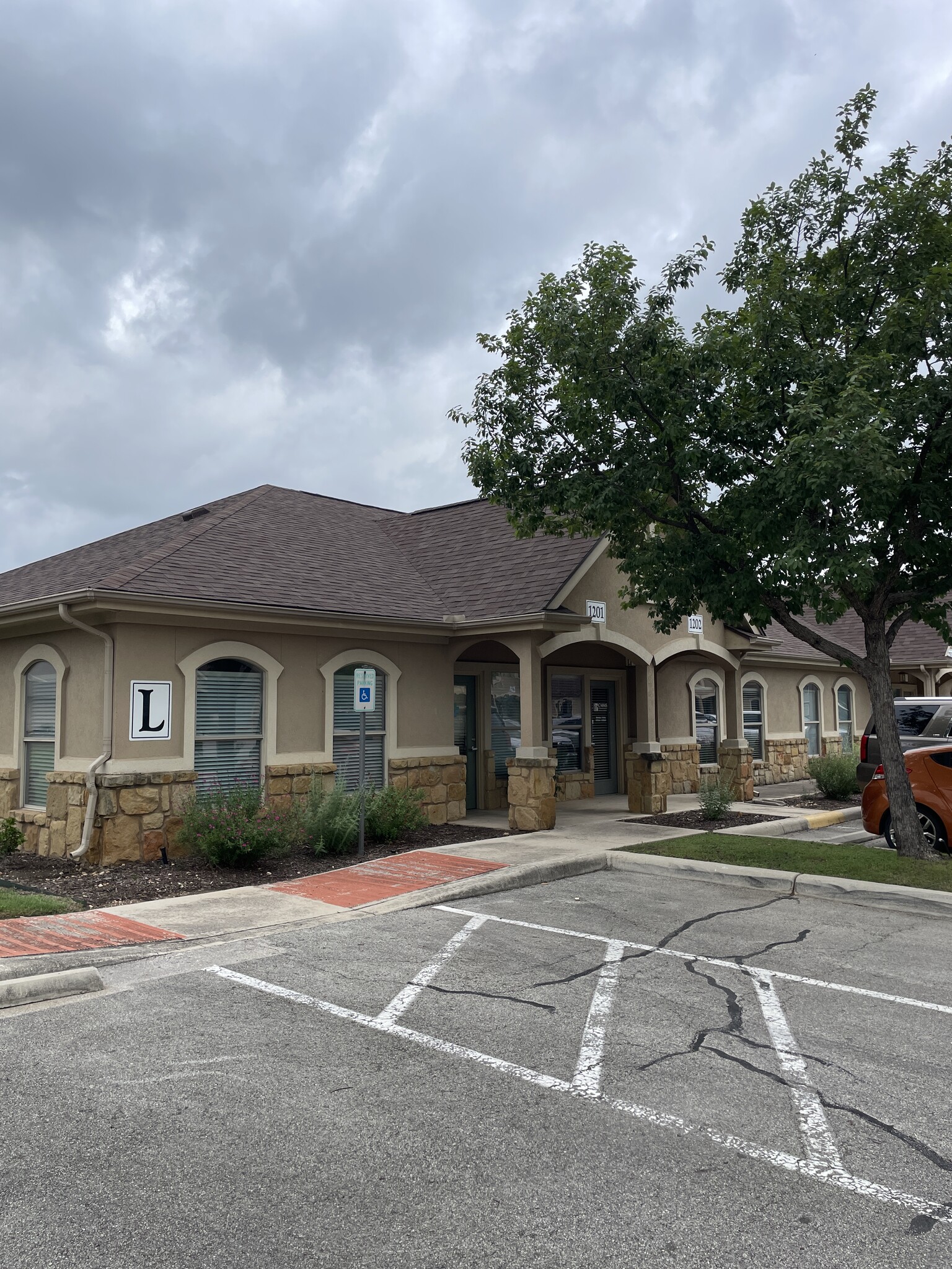 1619 Common St, New Braunfels, TX for Rent