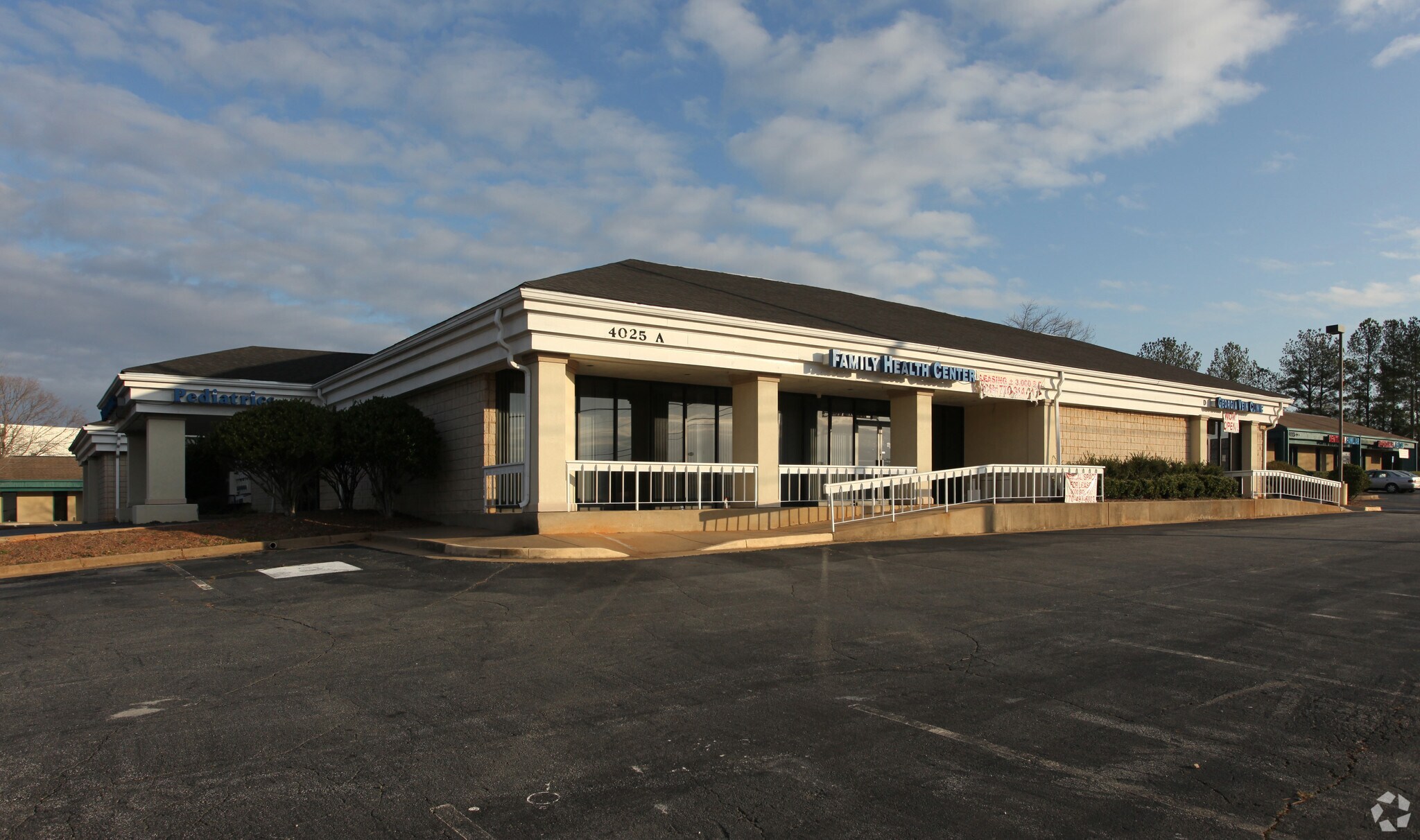 4025 Lawrenceville Hwy, Lilburn, GA for Rent