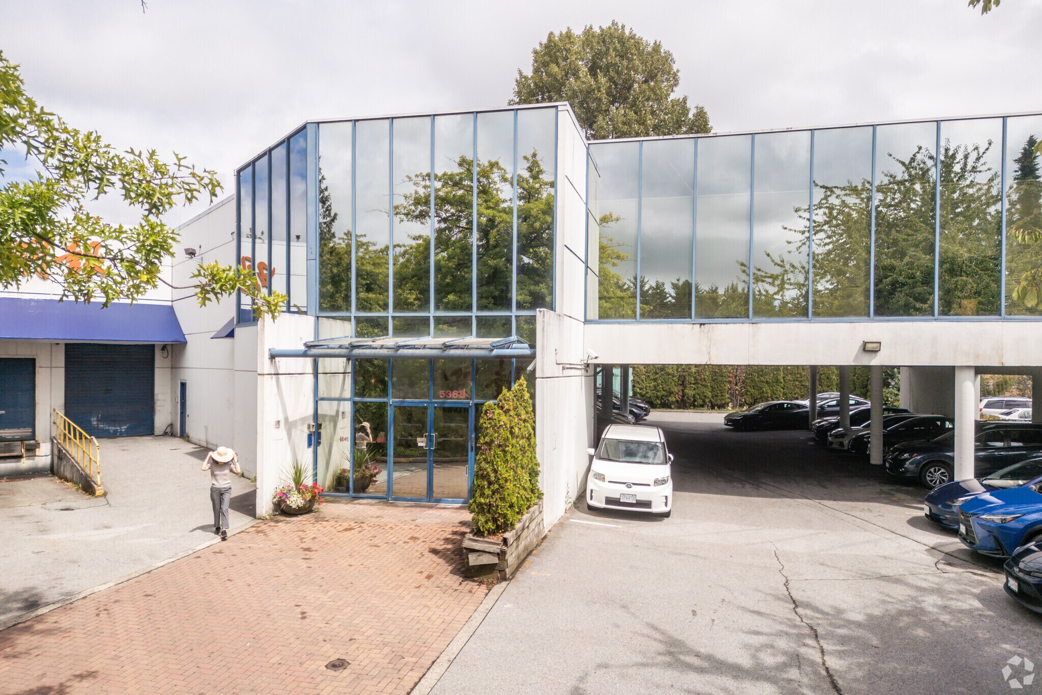5368 Parkwood Pl, Richmond, BC for Sale