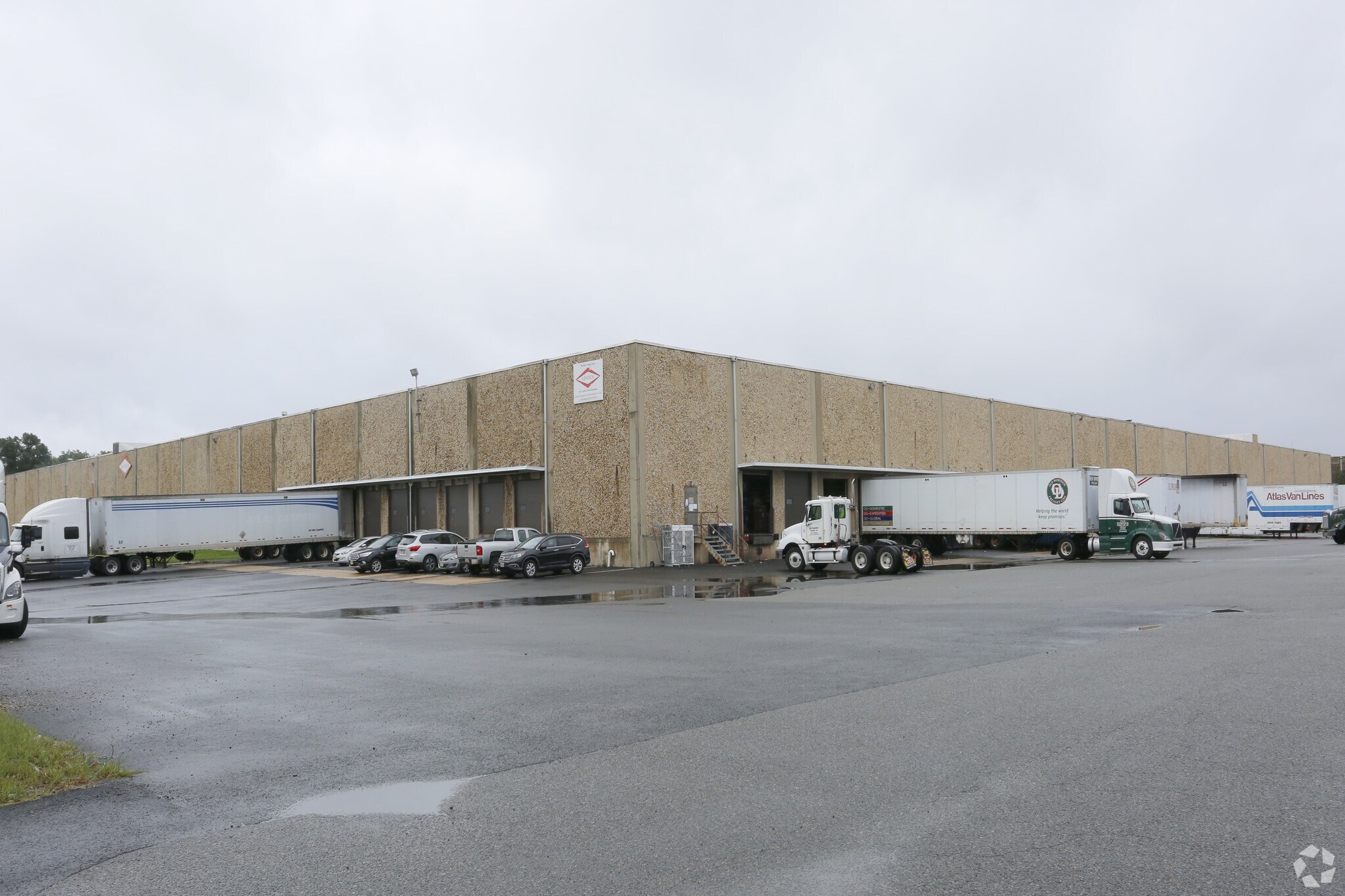 21 Distribution Blvd Edison, NJ 08817 Industrial Property for Lease on