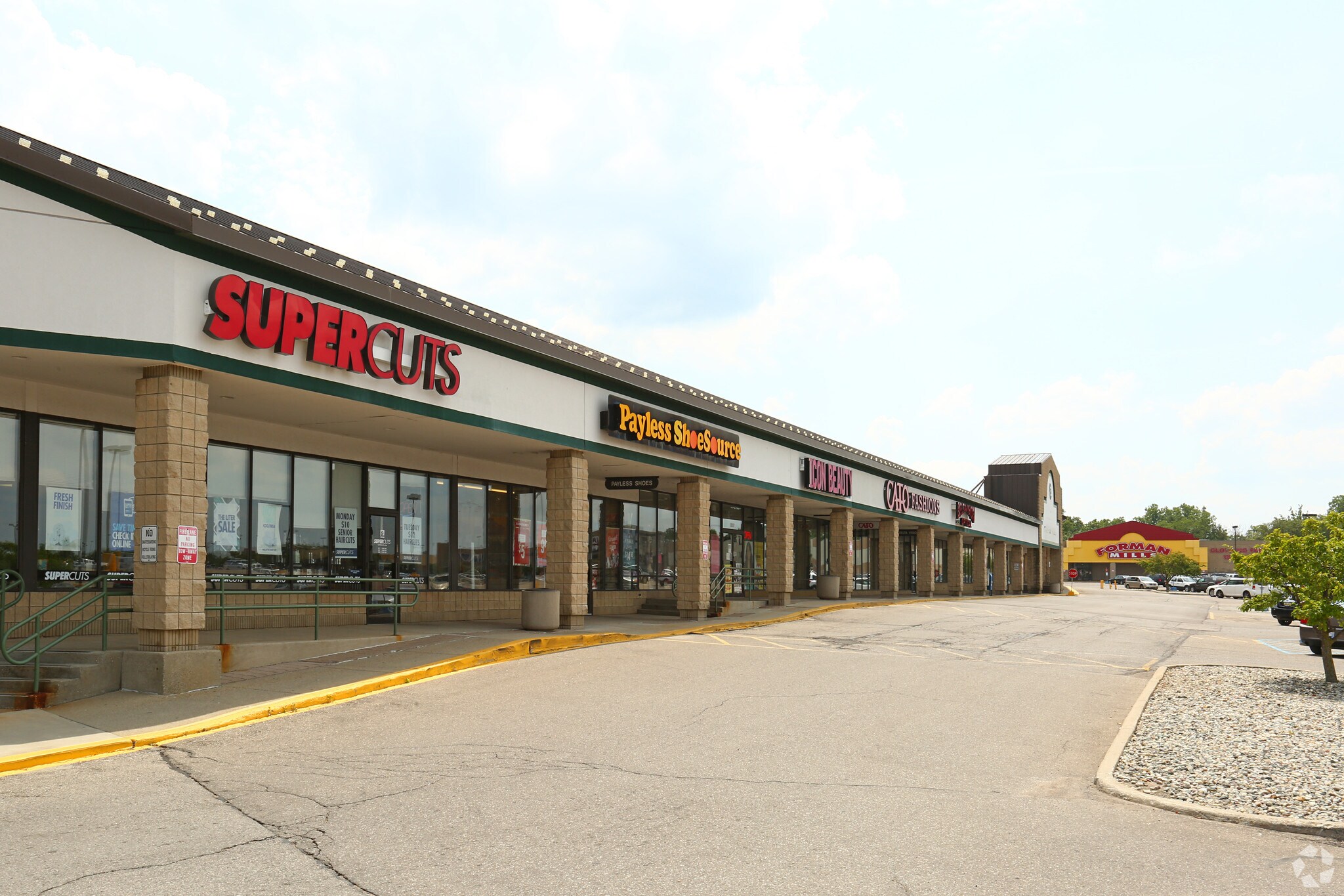 3527-3593 Miller Rd Flint, MI 48507 - Shopping Center Property for