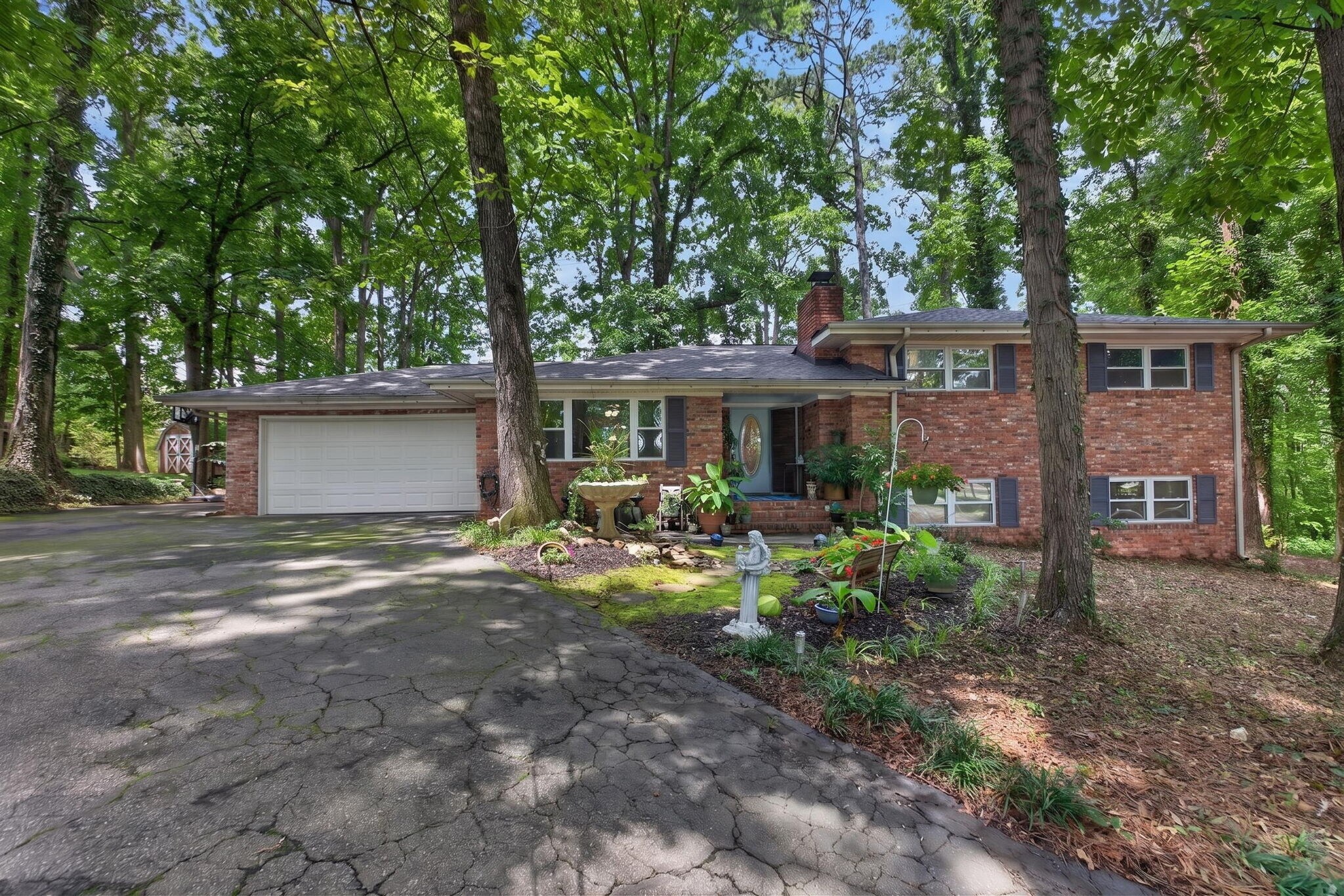 3343 Dogwood Ln NW, Acworth, GA for Sale