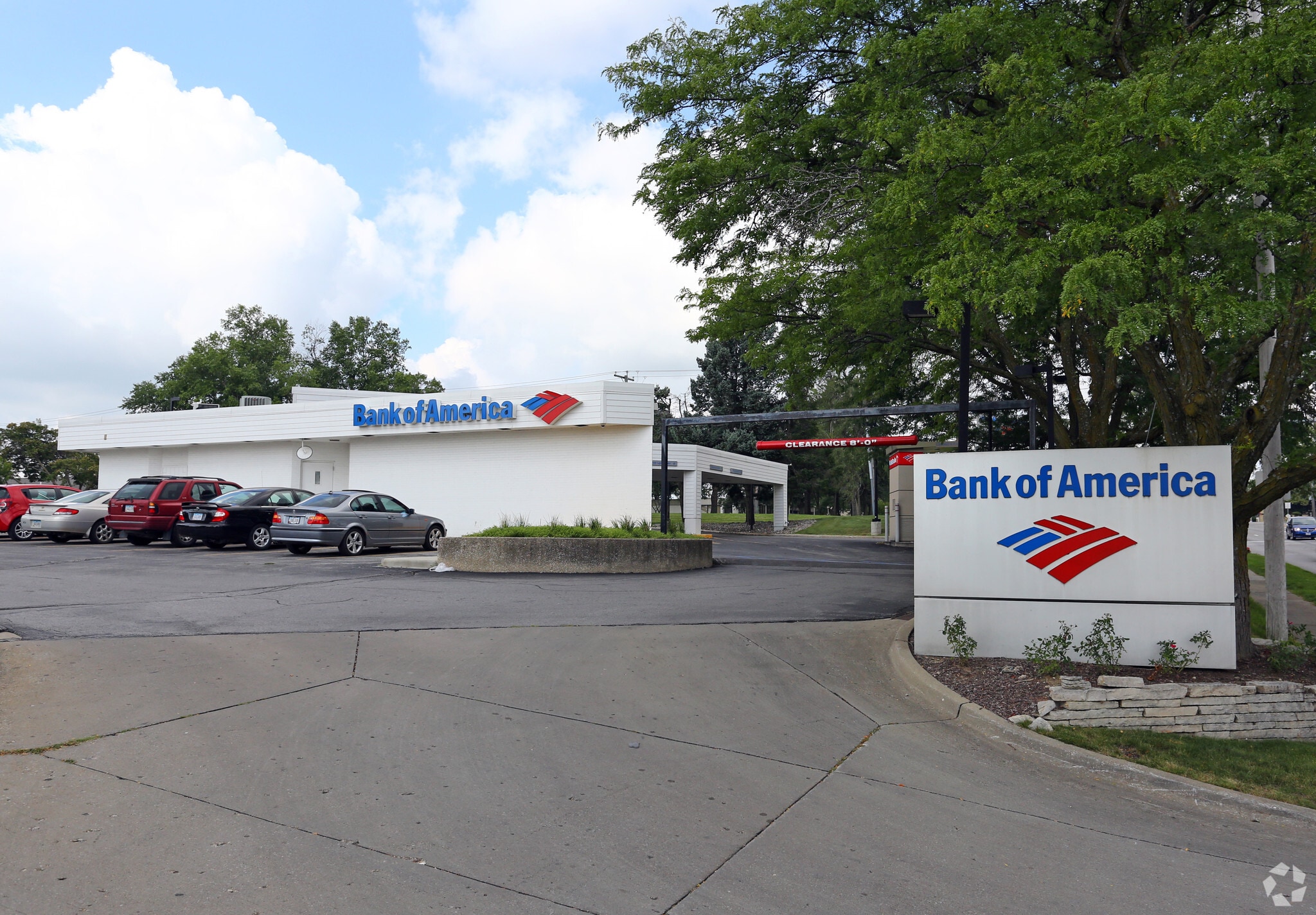 501 E Army Post Rd Des Moines, IA 50315 Retail Property for Lease on