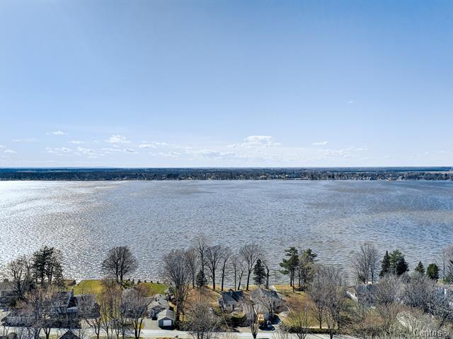 15e Avenue E., Venise-en-quebec, QC for Sale