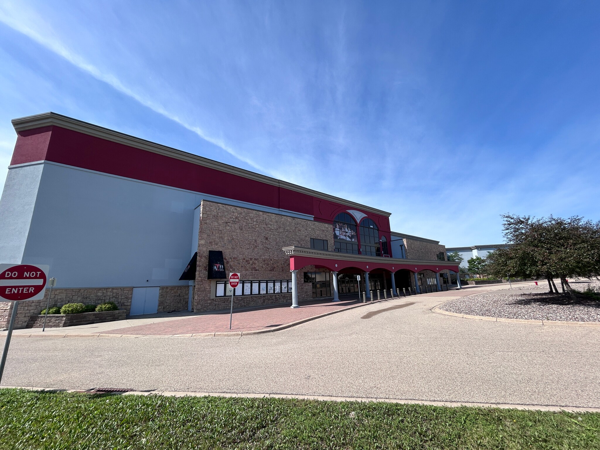 14401 Burnhaven Dr, Burnsville, MN for Rent