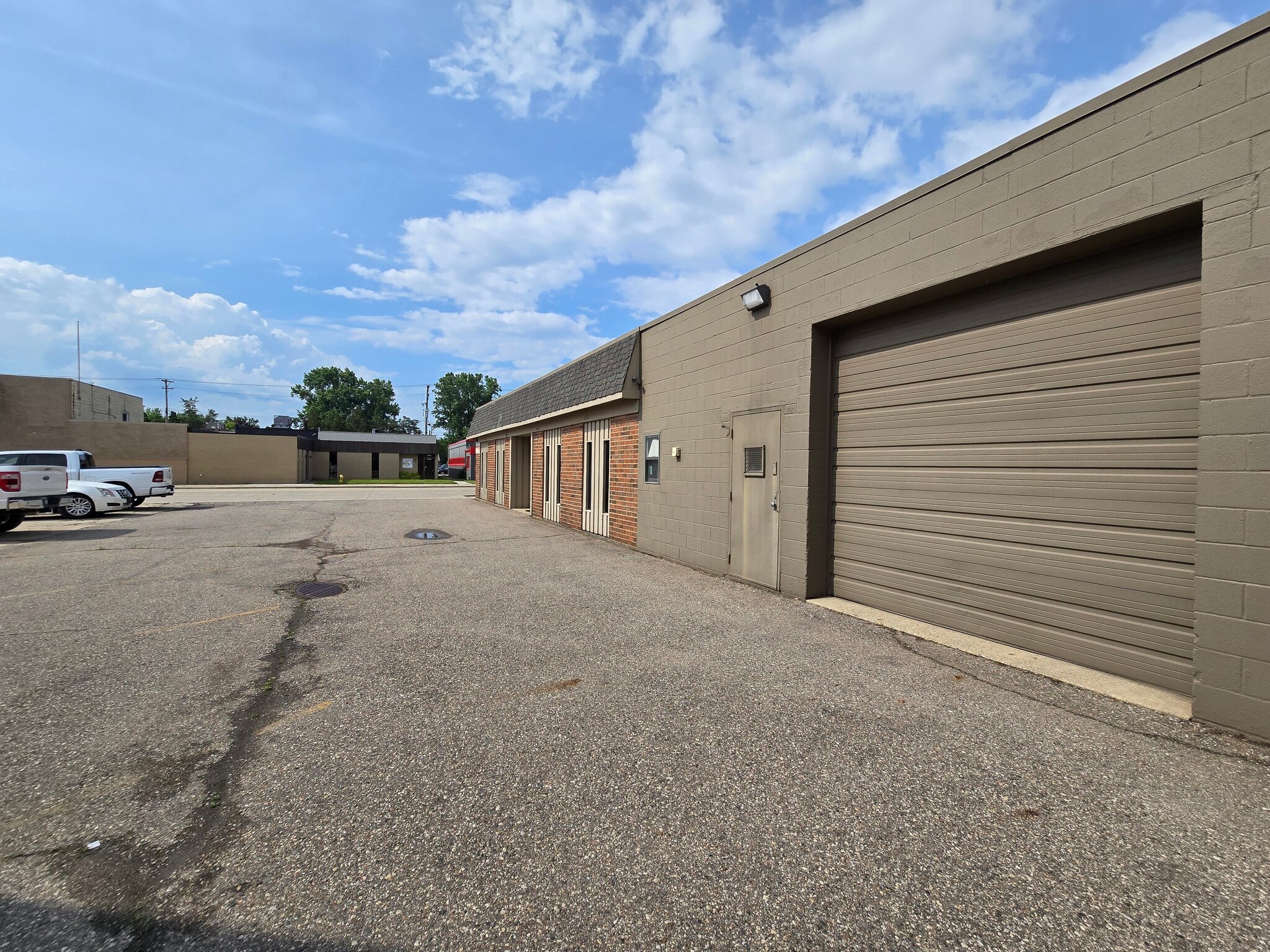 3060 11 Mile Rd, Berkley, MI for Sale